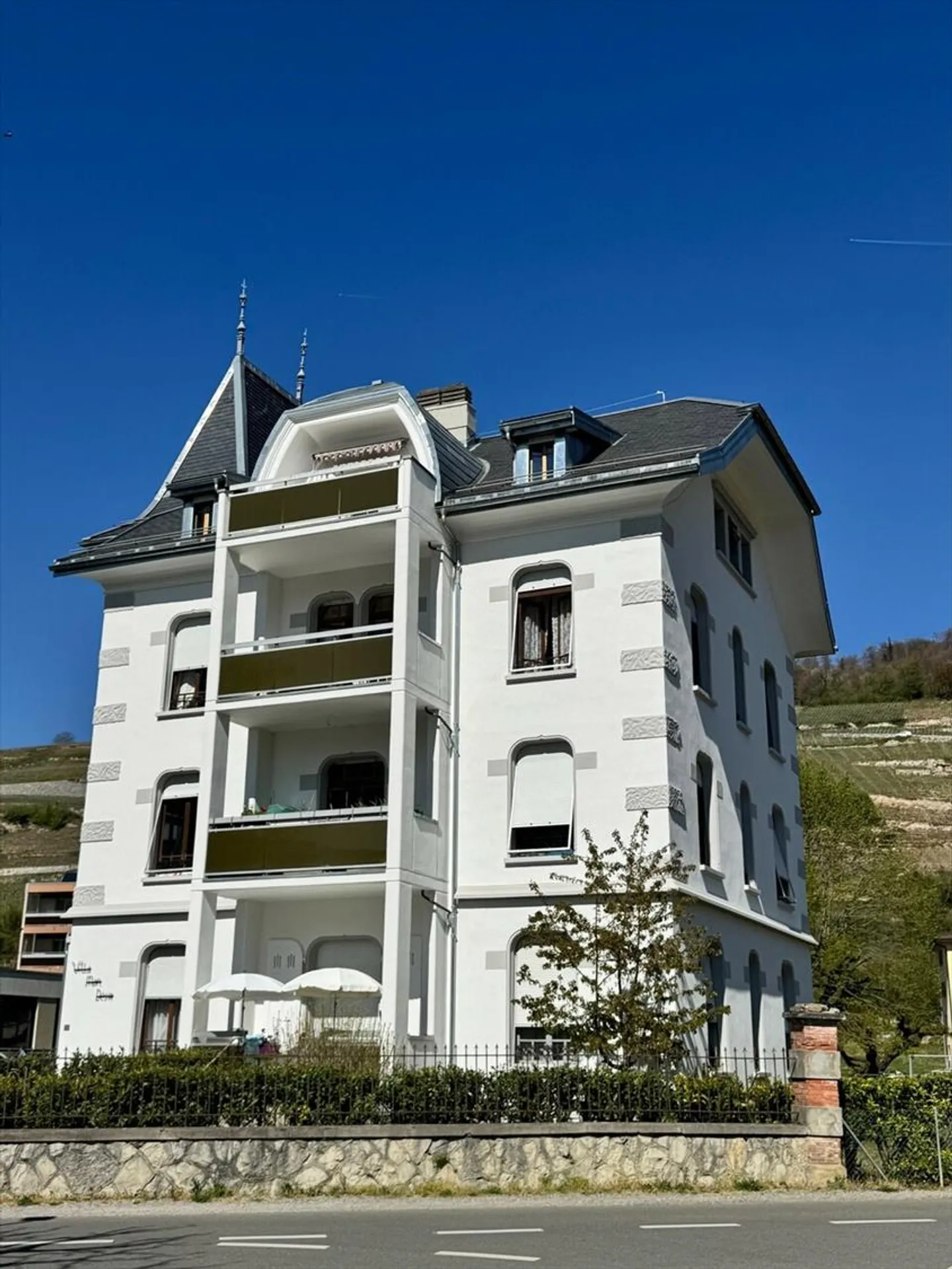 Ultimo piano 5.5 stanze - Foto 2 di 12