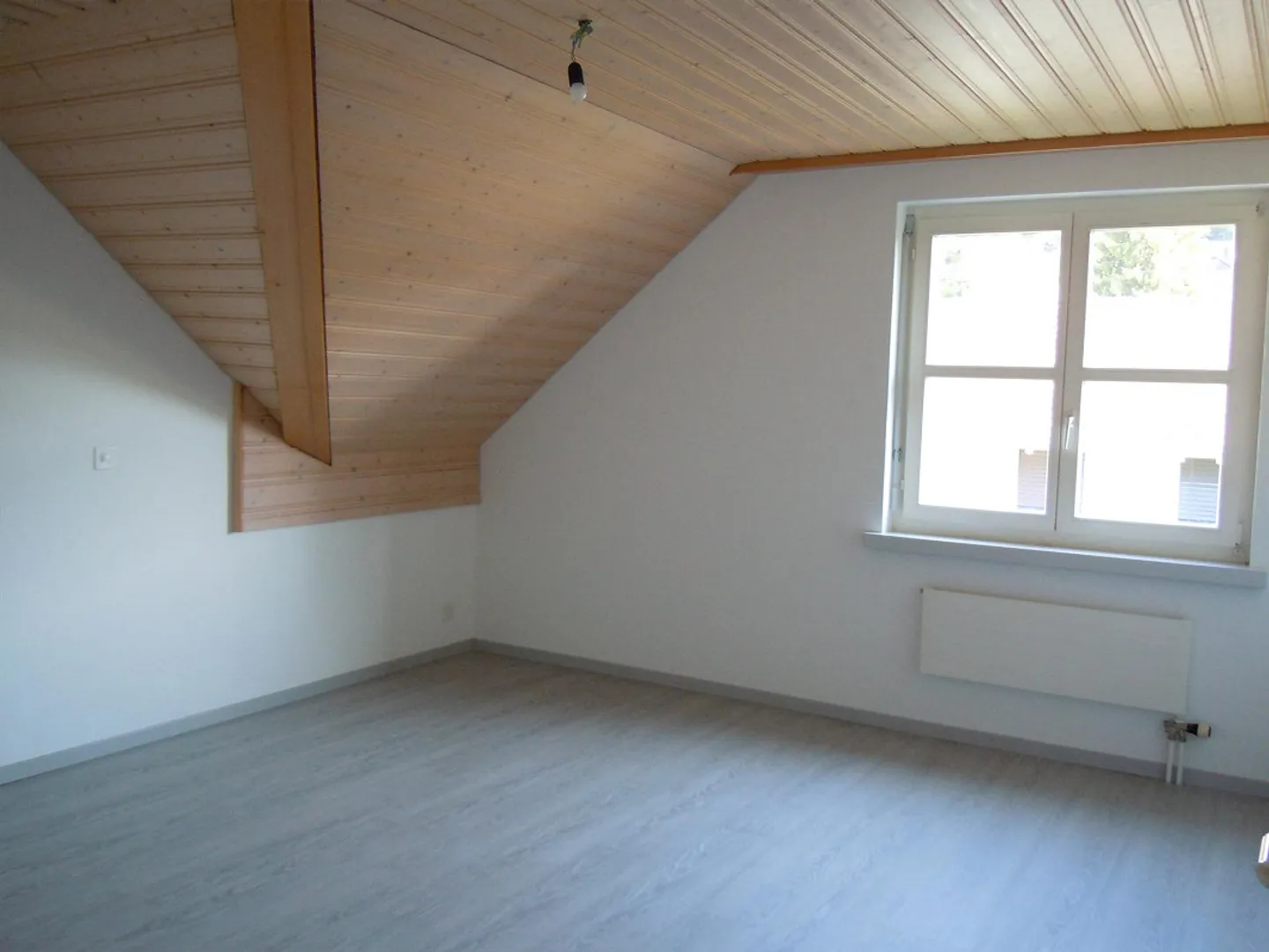 Geräumige Wohnung mit großer Terrasse - Foto 6 von 14