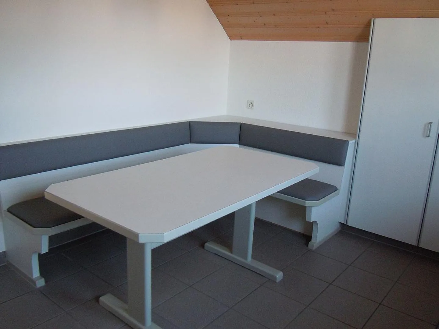Geräumige Wohnung mit großer Terrasse - Foto 5 von 14
