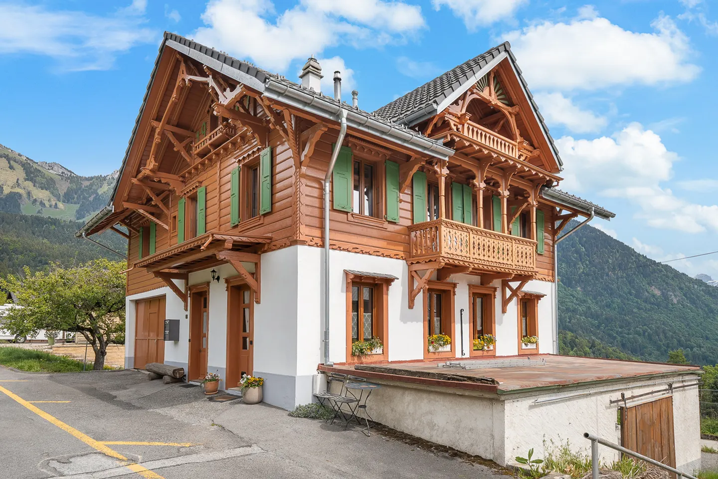 Renovated with charm and authenticity in the heart of a quiet village - Photo 1 of 11