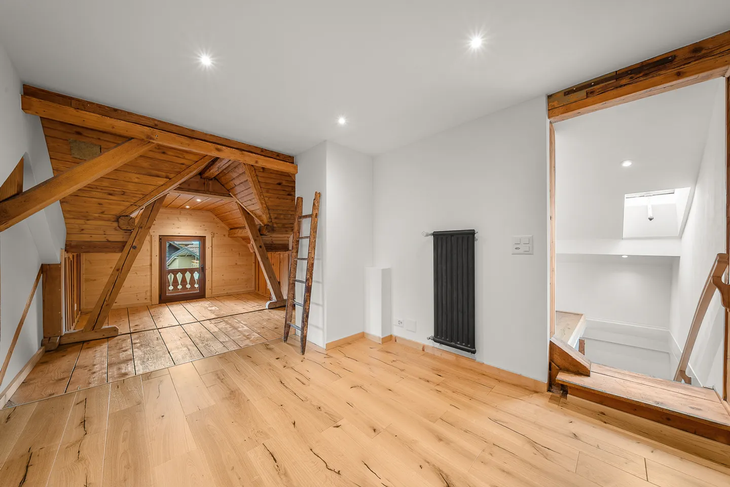 Renovated with charm and authenticity in the heart of a quiet village - Photo 9 of 11