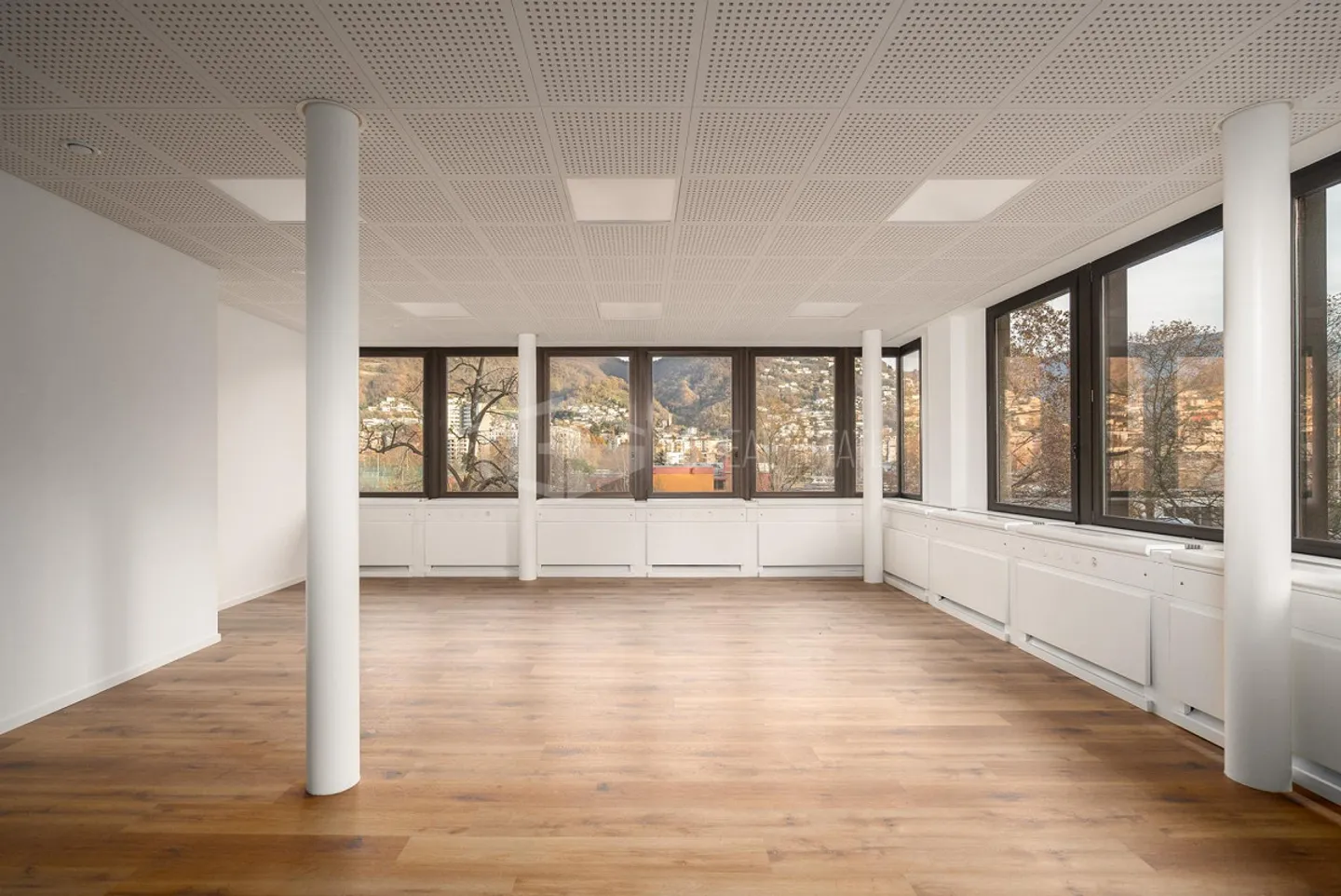 Ufficio moderno con 7 stanze a Molino Nuovo - Foto 1 di 13