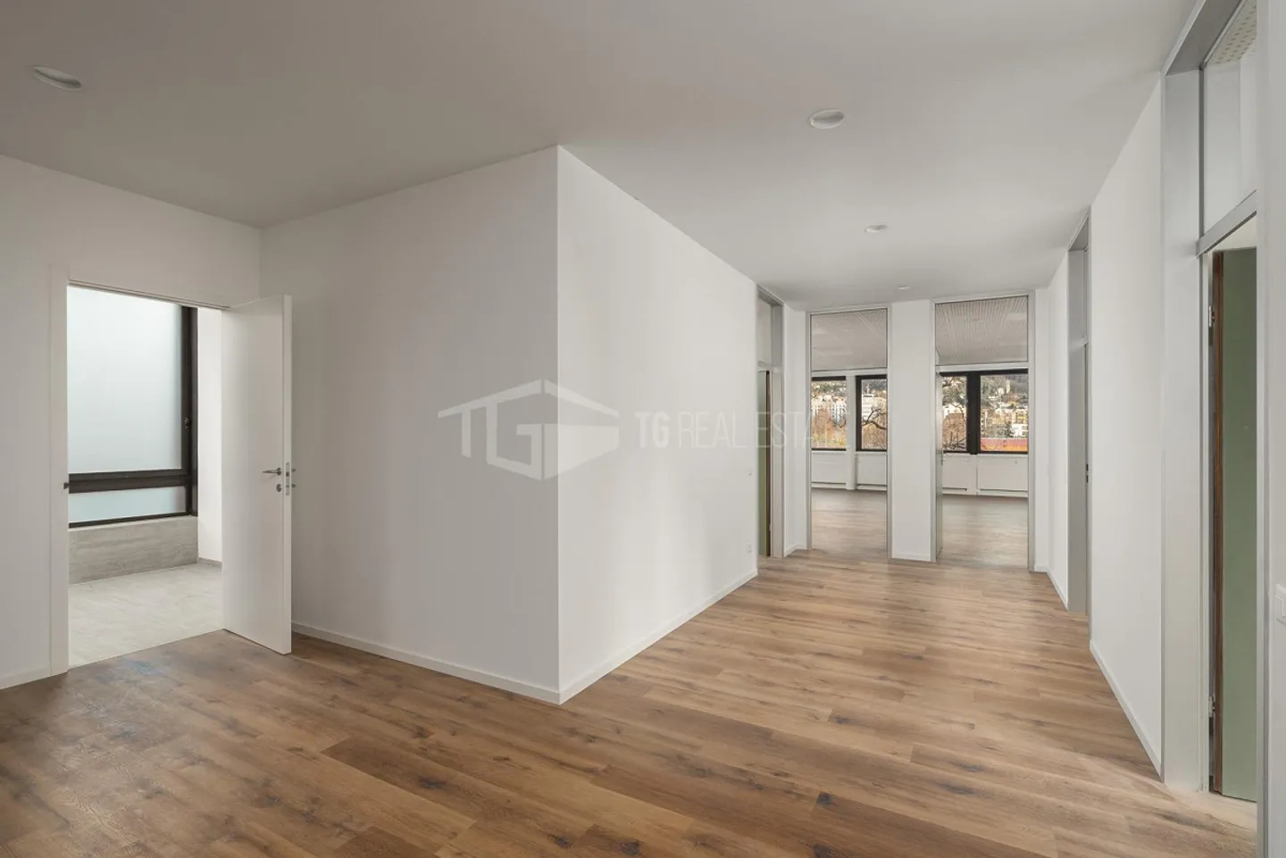 Ufficio moderno con 7 stanze a Molino Nuovo - Foto 11 di 13