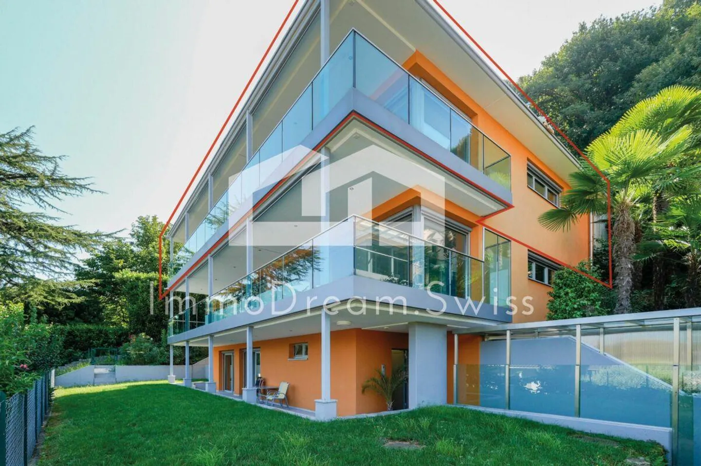 Condominio moderno di 4 ½ stanze all'ultimo piano con vista mozzafiato sul lago e sulle montagne - Foto 11 di 12