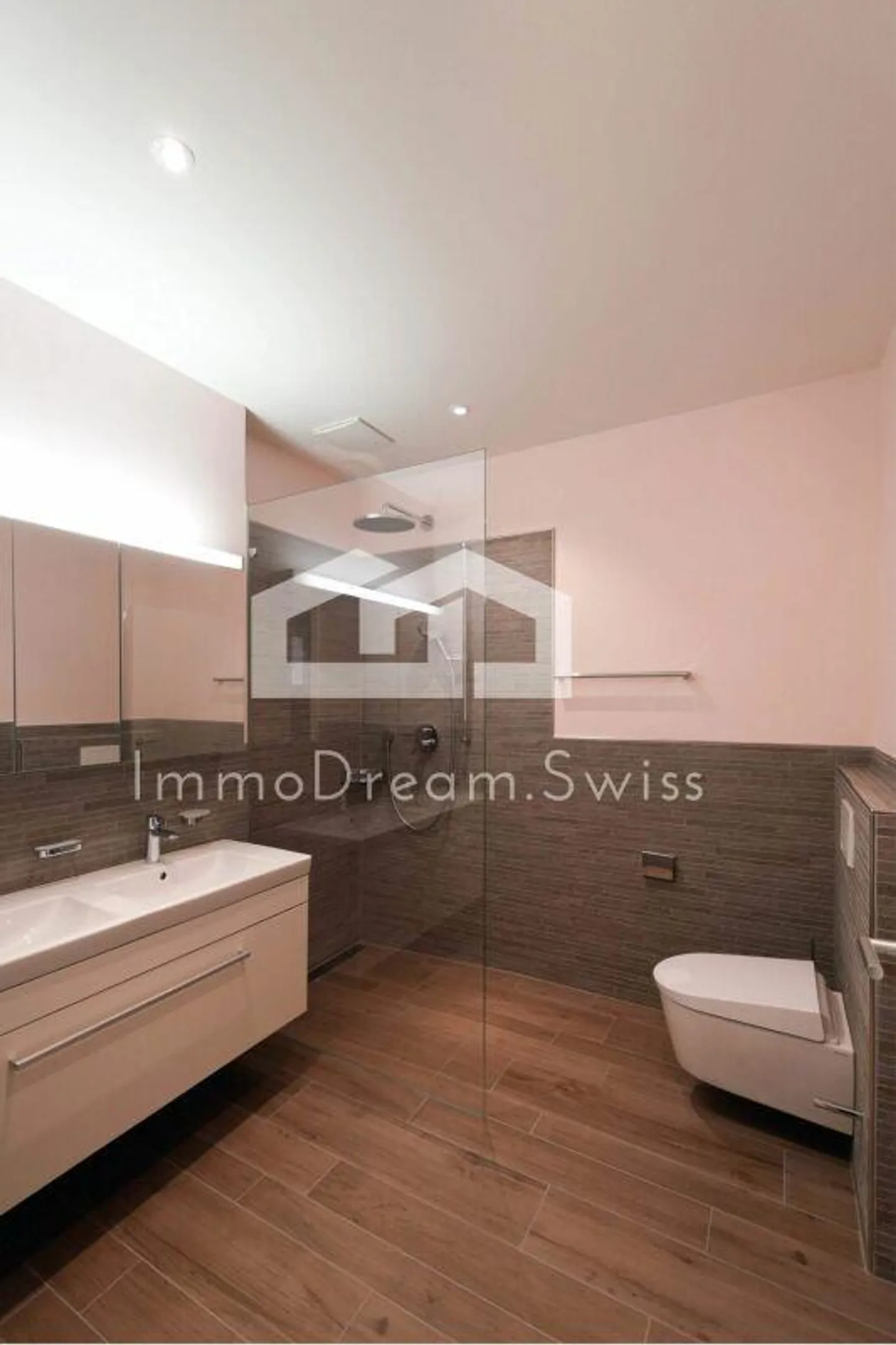 Condominio moderno di 4 ½ stanze all'ultimo piano con vista mozzafiato sul lago e sulle montagne - Foto 7 di 12