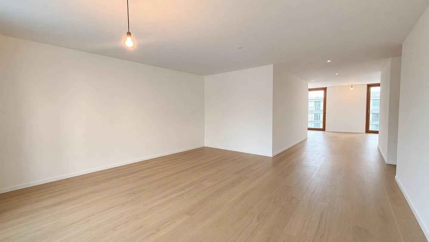 4 1/2 Room City Apartment with 2 Balconies and Panoramic View - Photo 5 of 9