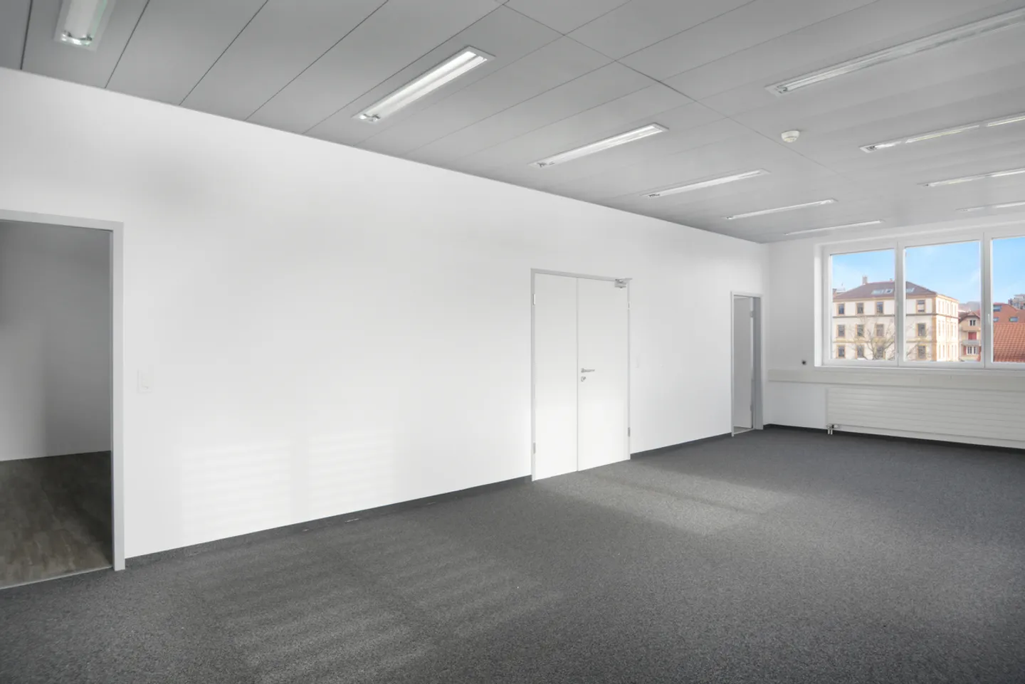 Commercial for rent - Photo 4 of 13