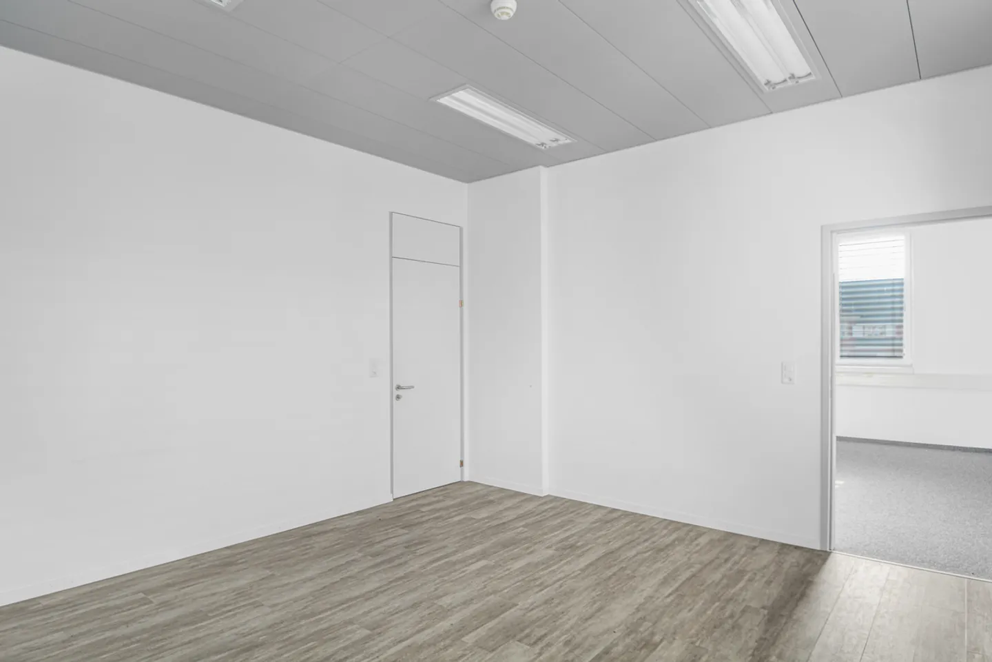 Commercial for rent - Photo 8 of 13