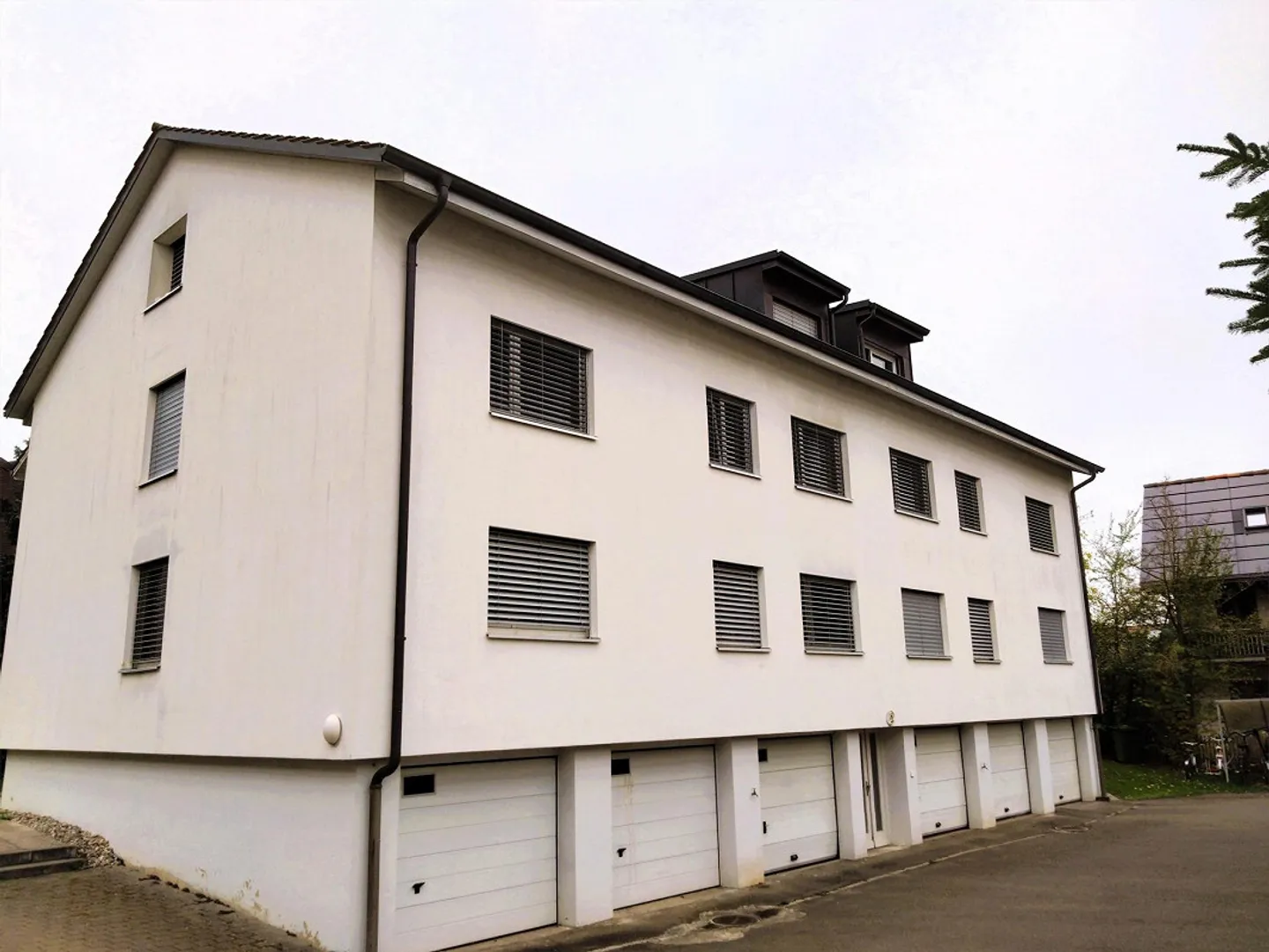 Nel mezzo del villaggio - Foto 1 di 6