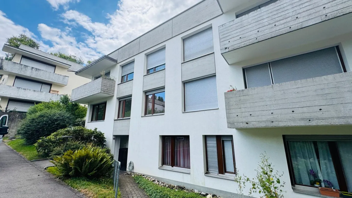4.5-Zimmer-Wohnung mit Lift, Balkon, Keller und Tiefgaragenplatz an Top Lage - Foto 1 von 11