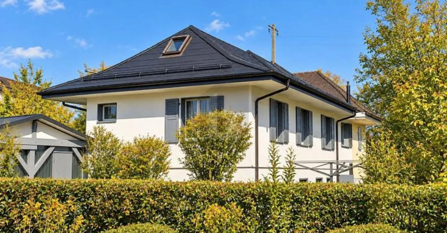 BELLE VILLA RÉNOVÉE AVEC 3 APPARTEMENTS ET JARDIN - Photo 1 sur 6