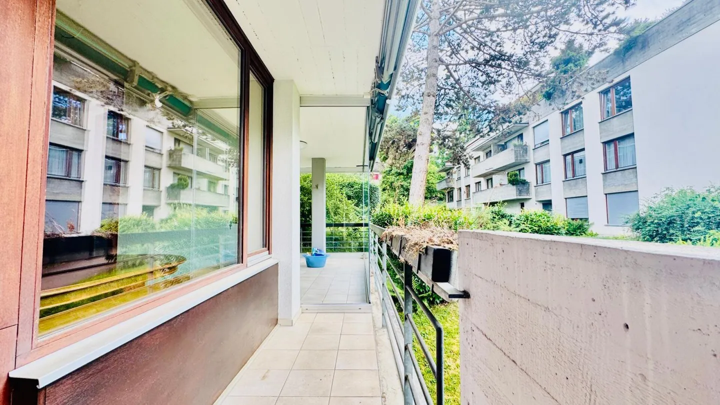 4.5-Zimmer-Wohnung mit Lift, Balkon, Keller und Tiefgaragenplatz an Top Lage - Foto 4 von 11