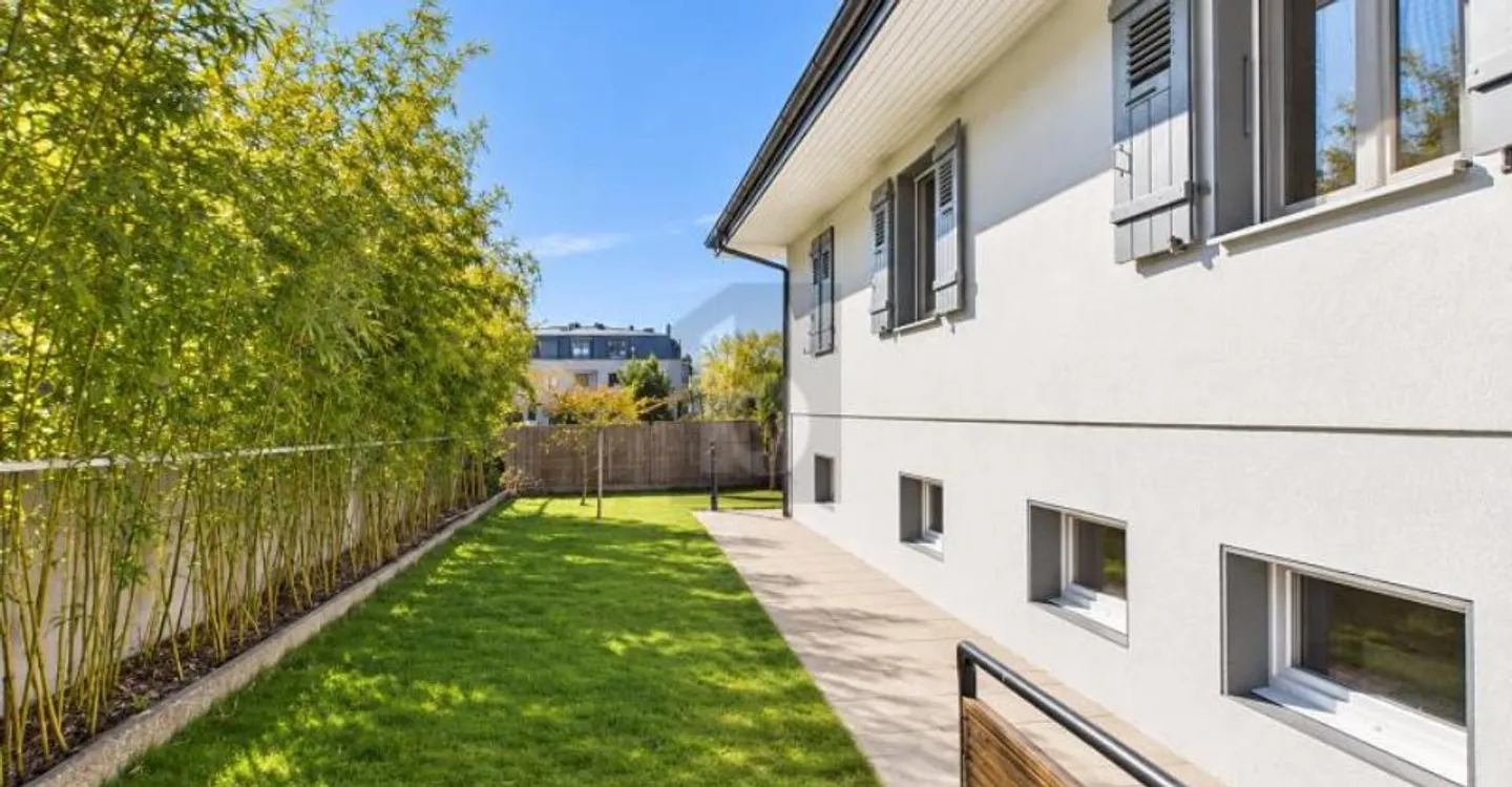 BELLE VILLA RÉNOVÉE AVEC 3 APPARTEMENTS ET JARDIN - Photo 2 sur 6