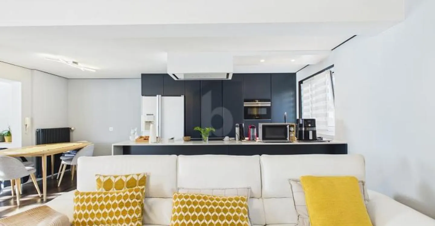 BELLE VILLA RÉNOVÉE AVEC 3 APPARTEMENTS ET JARDIN - Photo 3 sur 6