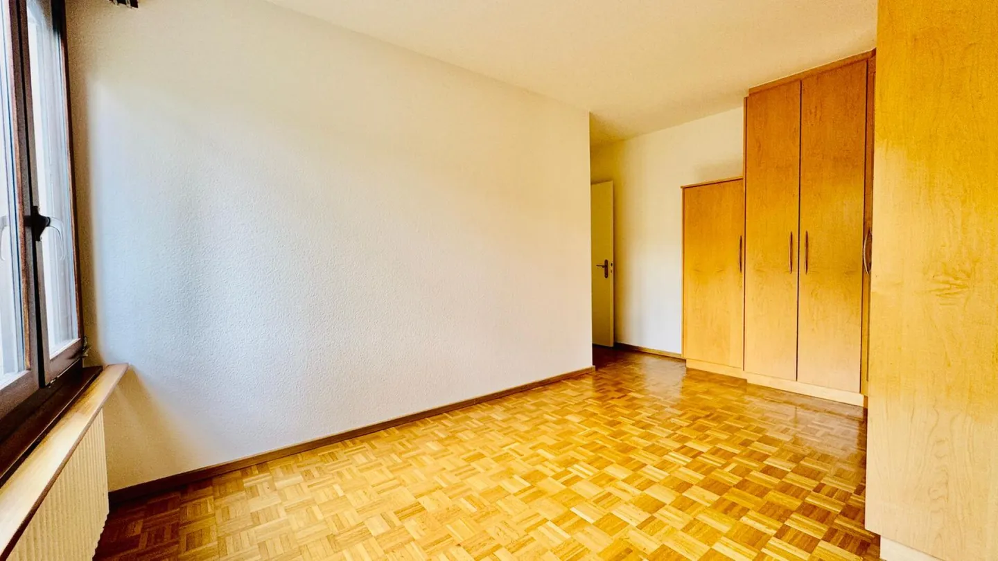 4.5-Zimmer-Wohnung mit Lift, Balkon, Keller und Tiefgaragenplatz an Top Lage - Foto 8 von 11