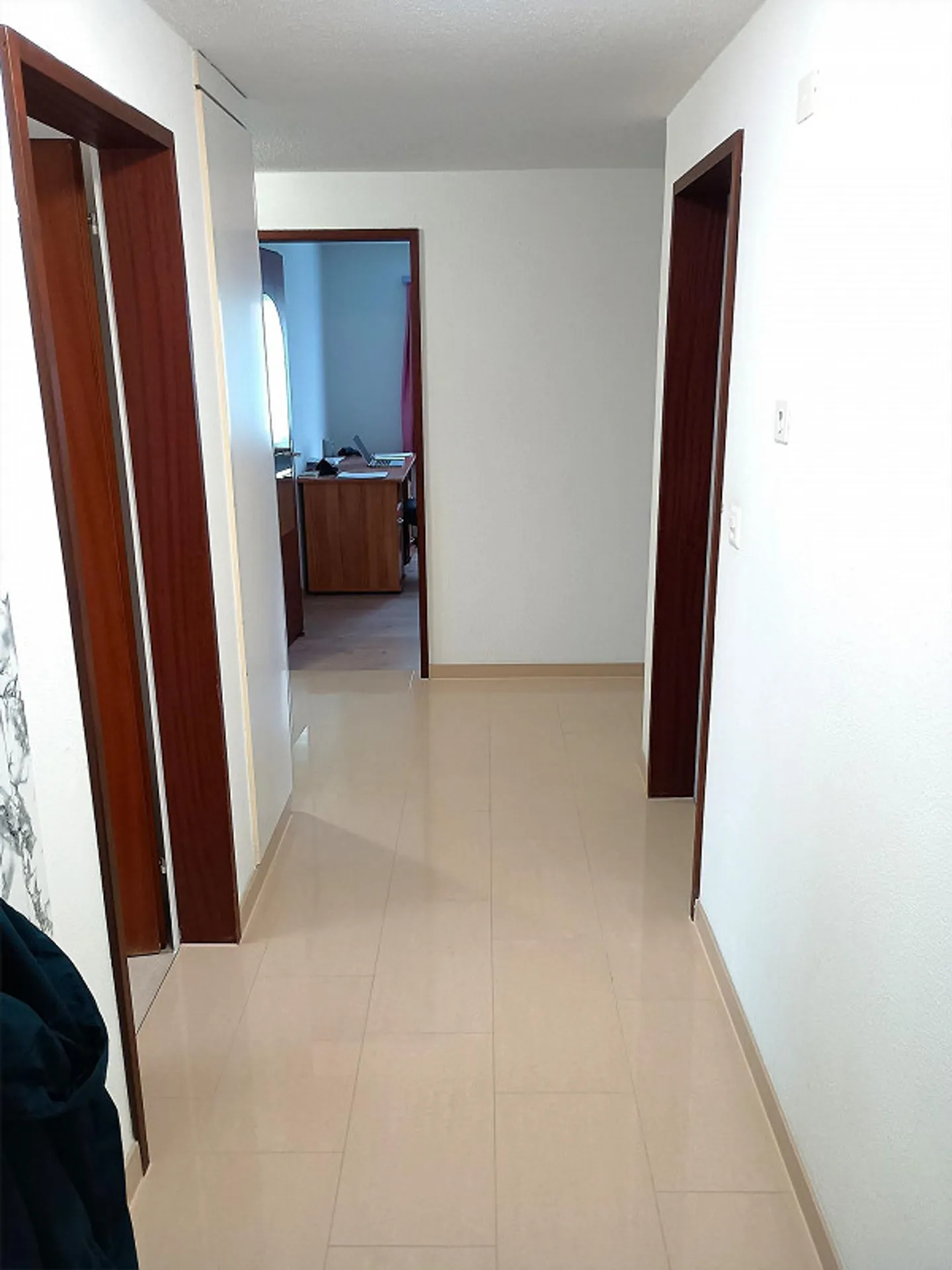 Appartement 4 pièces confortable - Photo 2 sur 9