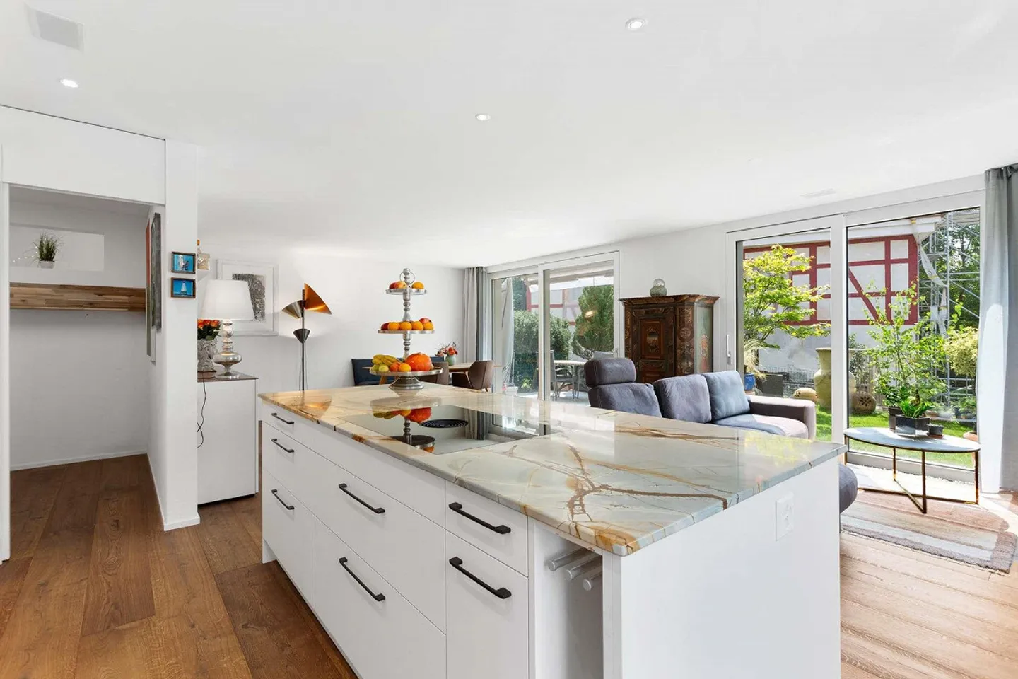 Appartamento moderno con giardino vicino al lago - Foto 3 di 10