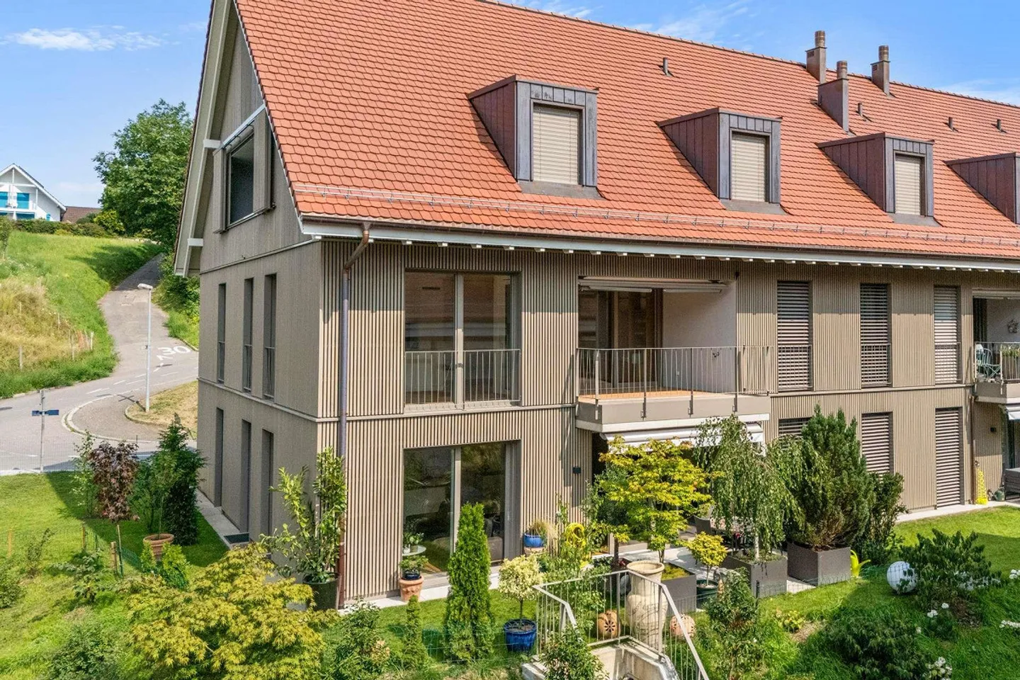 Appartamento moderno con giardino vicino al lago - Foto 9 di 10