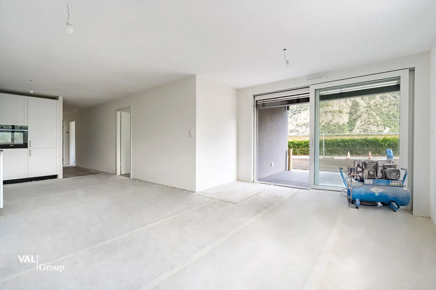 Elegant 3.5-room new building, combining comfort and brightness with terrace and private garden - Photo 4 of 9