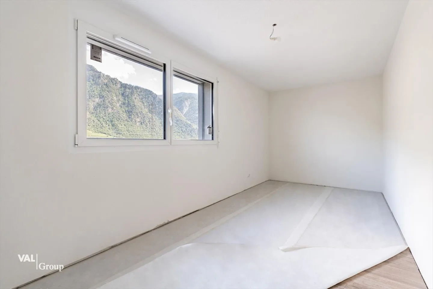 Elegant 3.5-room new building, combining comfort and brightness with terrace and private garden - Photo 6 of 9