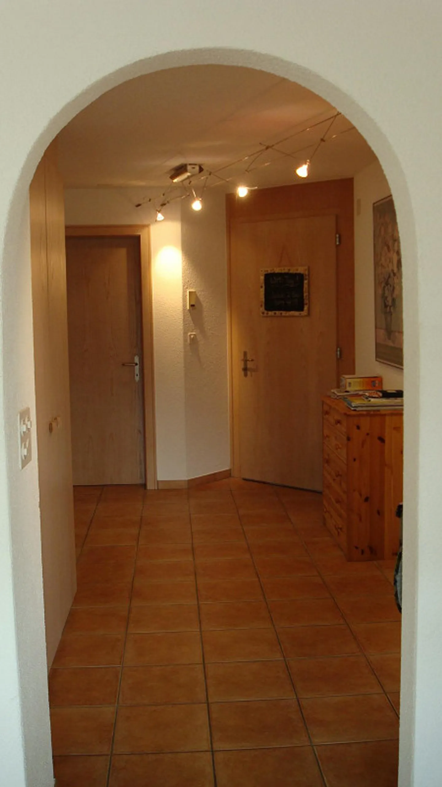 Appartement spacieux de 4,5 pièces (2ème étage) - Photo 3 sur 9