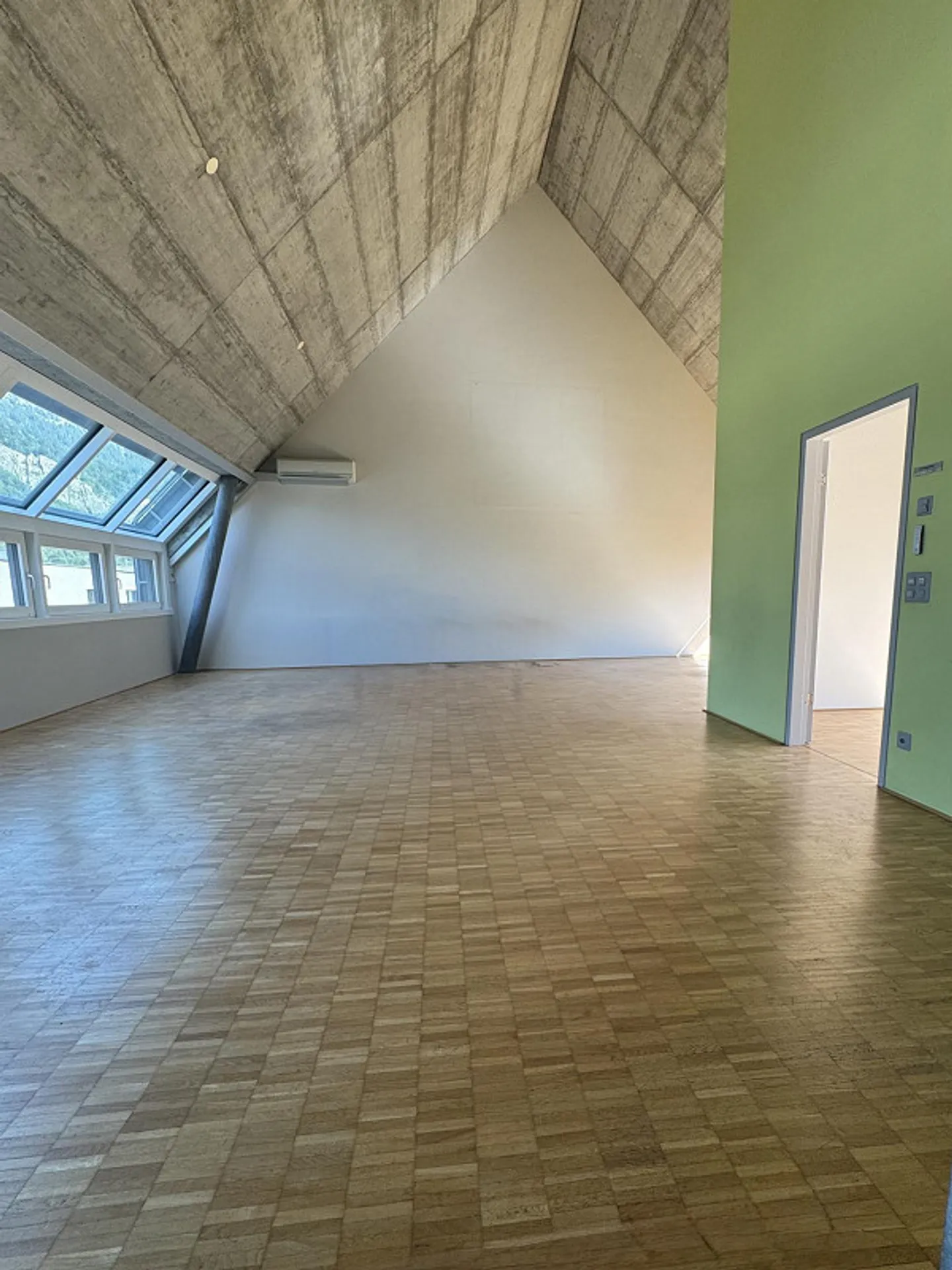 Spazi per uffici attraenti - Foto 10 di 17