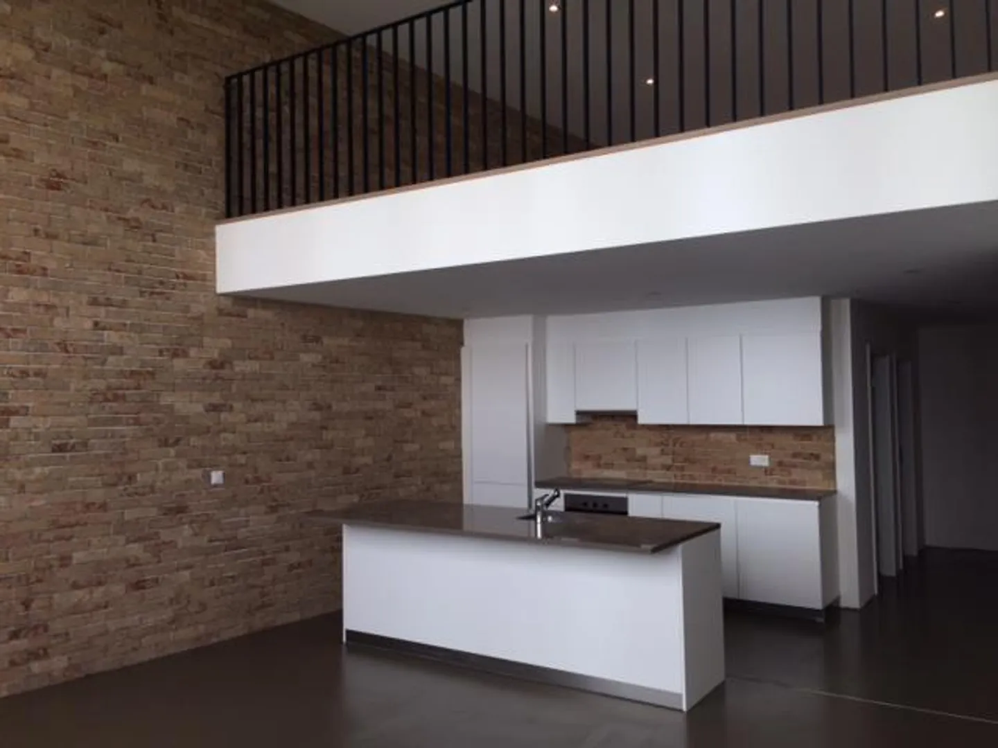 Loft,1,92 - Photo 1 of 4