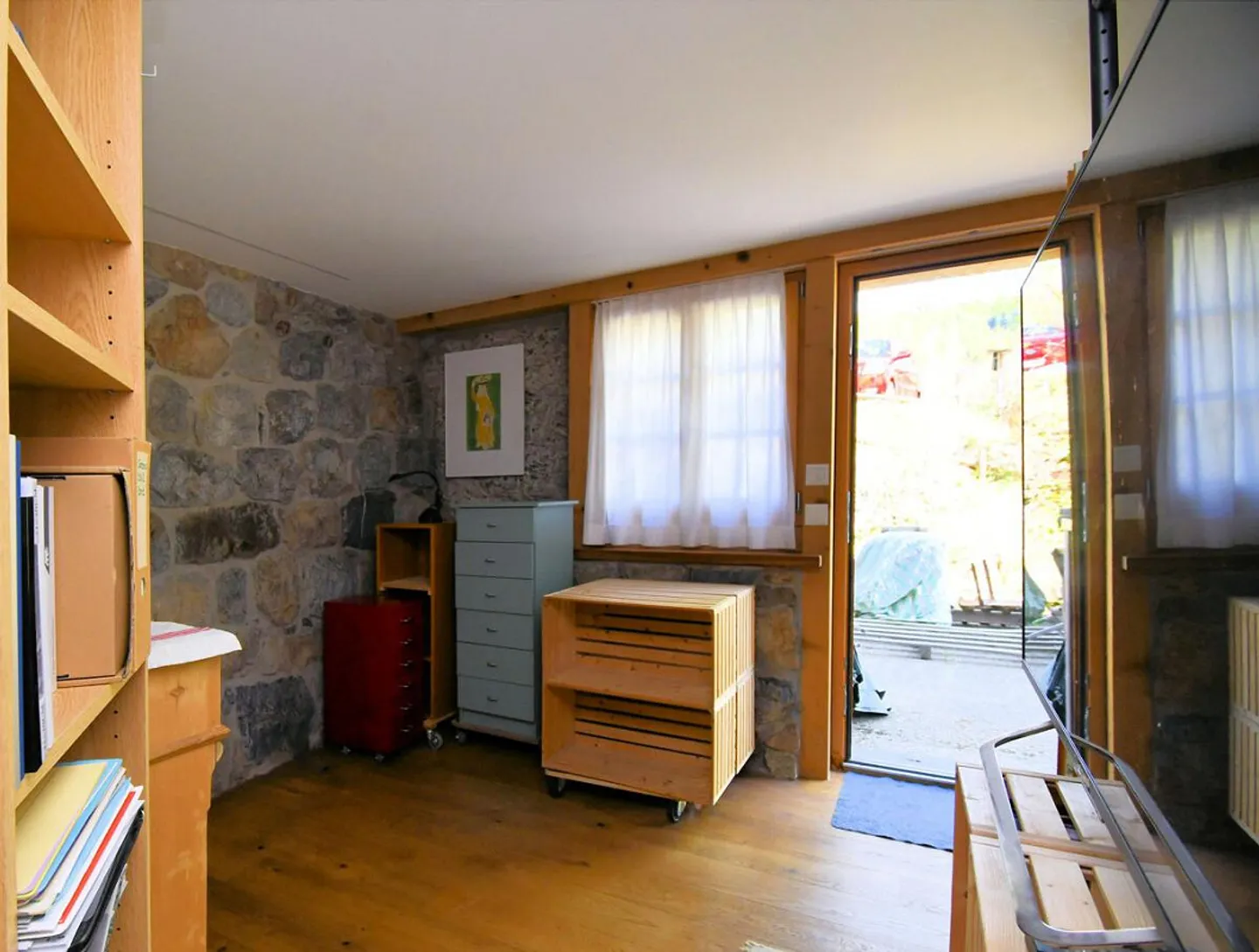 Dreamlike Living with a View of Lake Thun - Photo 4 of 9
