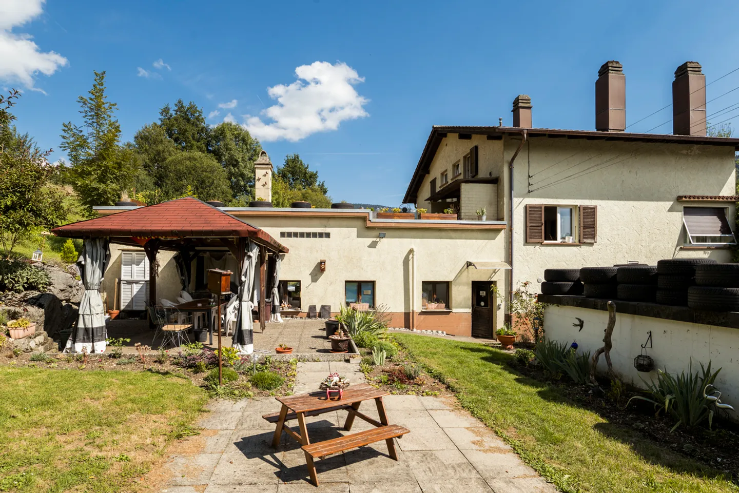 Grundstück von 2'446 m2, Mietshaus und Handwerksgebäude - Foto 1 von 23