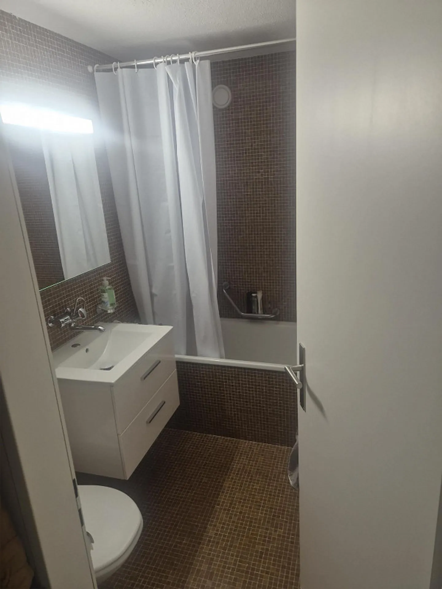 Attractive 2.5 Room Apartment - Photo 6 of 6