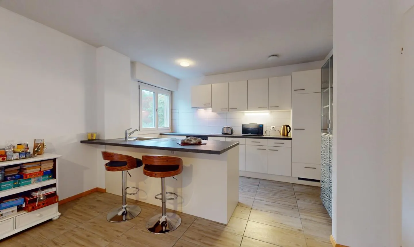 Renovierte 4,5-Zimmer-Wohnung mit Balkon und Aussicht! - Foto 1 von 13