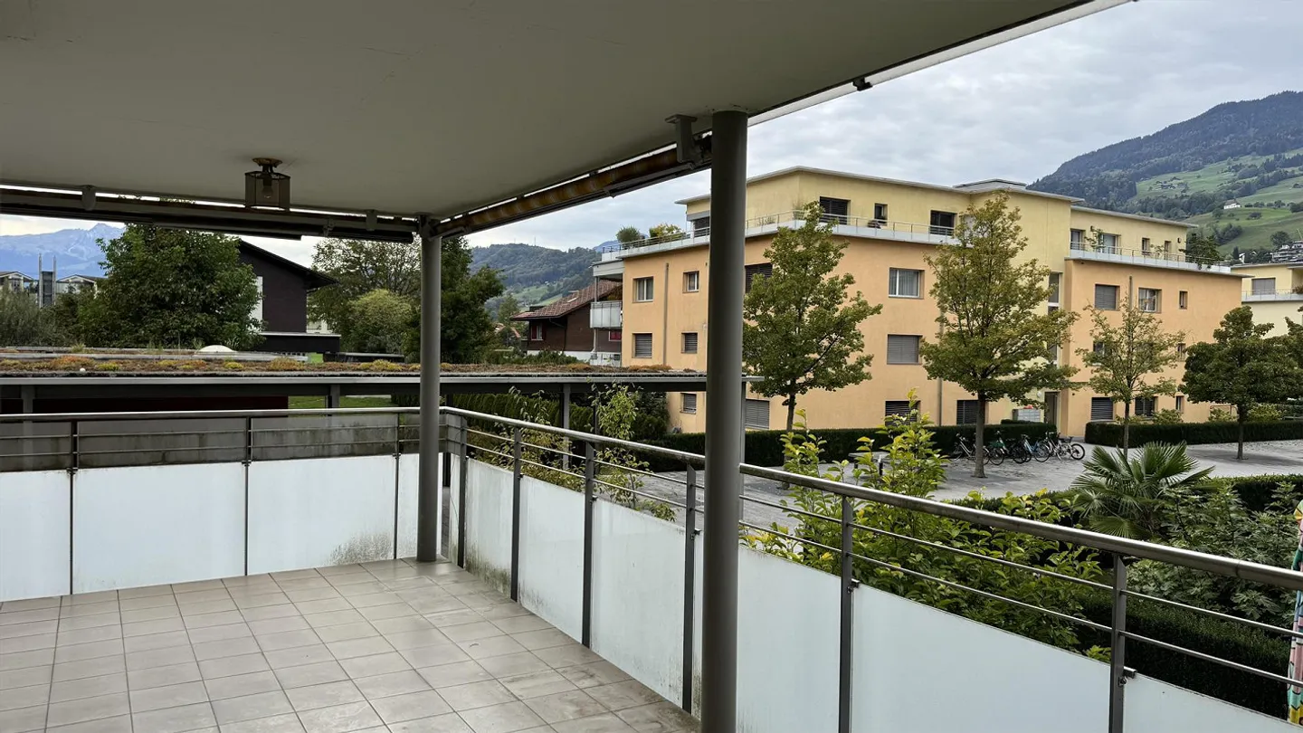 Appartamento 4.5 locali con posto auto - Foto 6 di 8