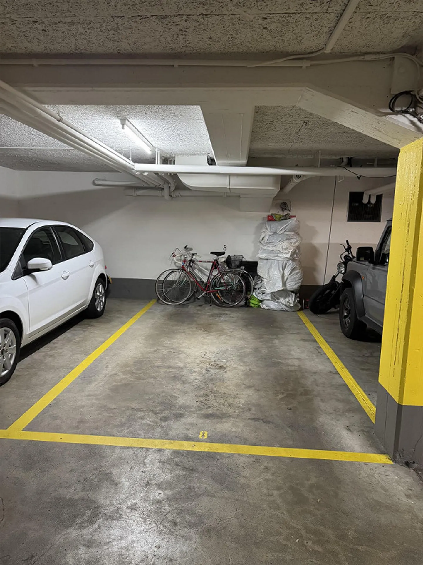 Place de garage à louer dans le centre-ville - Photo 1 sur 2