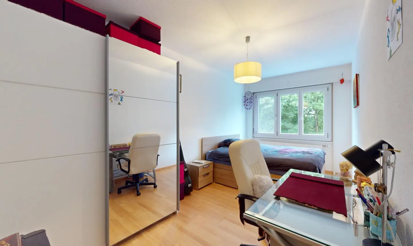 Renovierte 4,5-Zimmer-Wohnung mit Balkon und Aussicht! - Foto 11 von 13