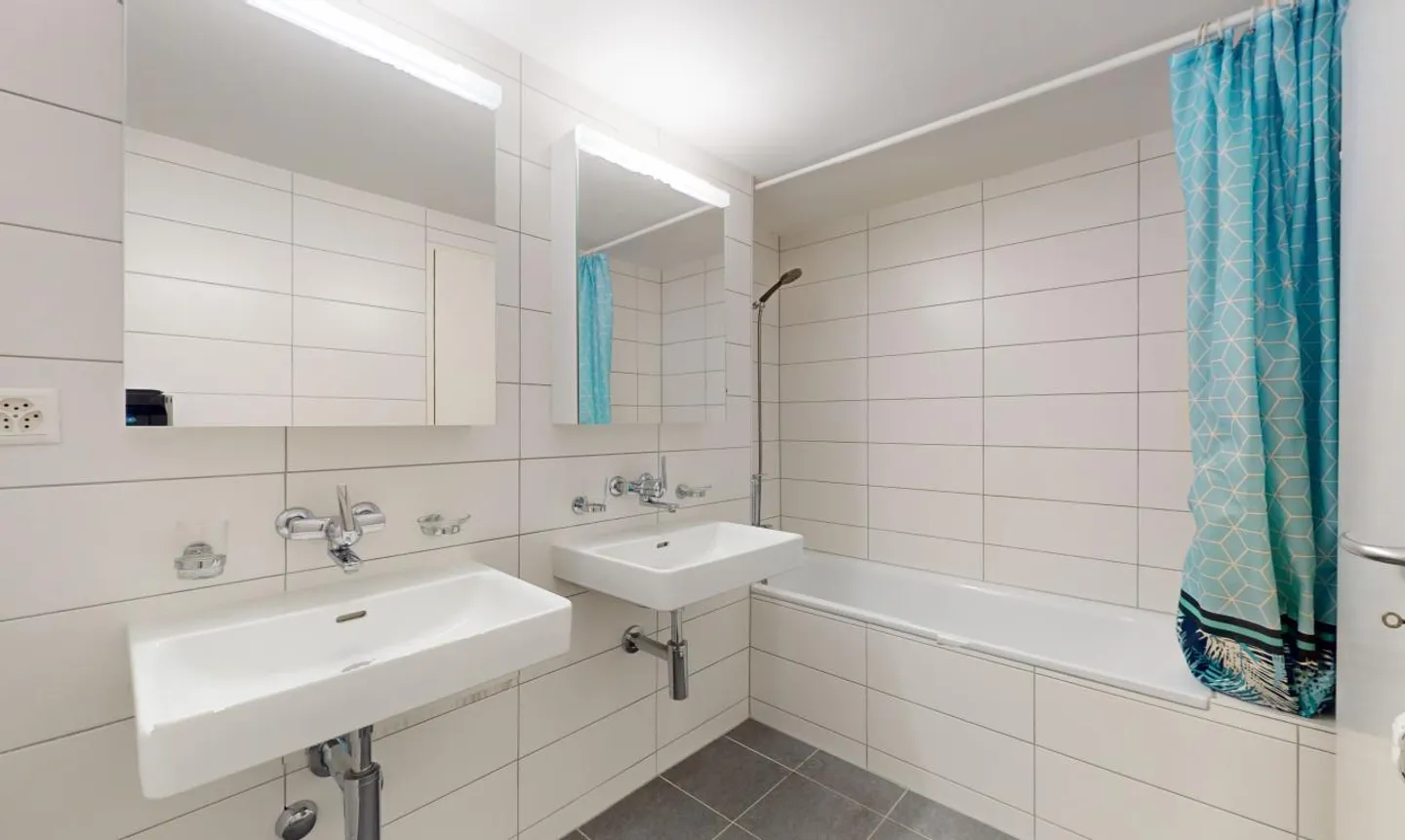 Renovierte 4,5-Zimmer-Wohnung mit Balkon und Aussicht! - Foto 8 von 13