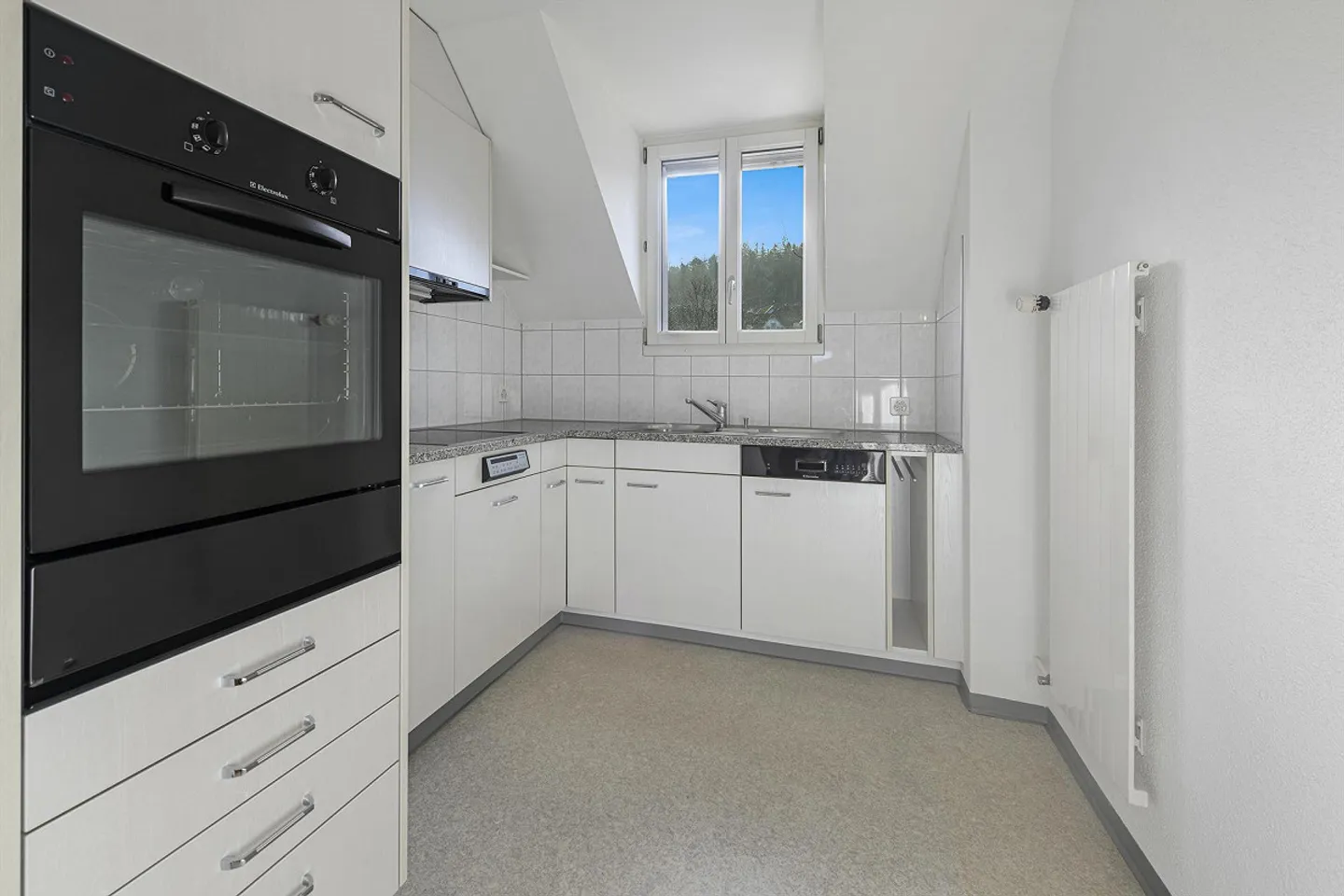 Charming Apartment in St. Gallen - Photo 3 of 11