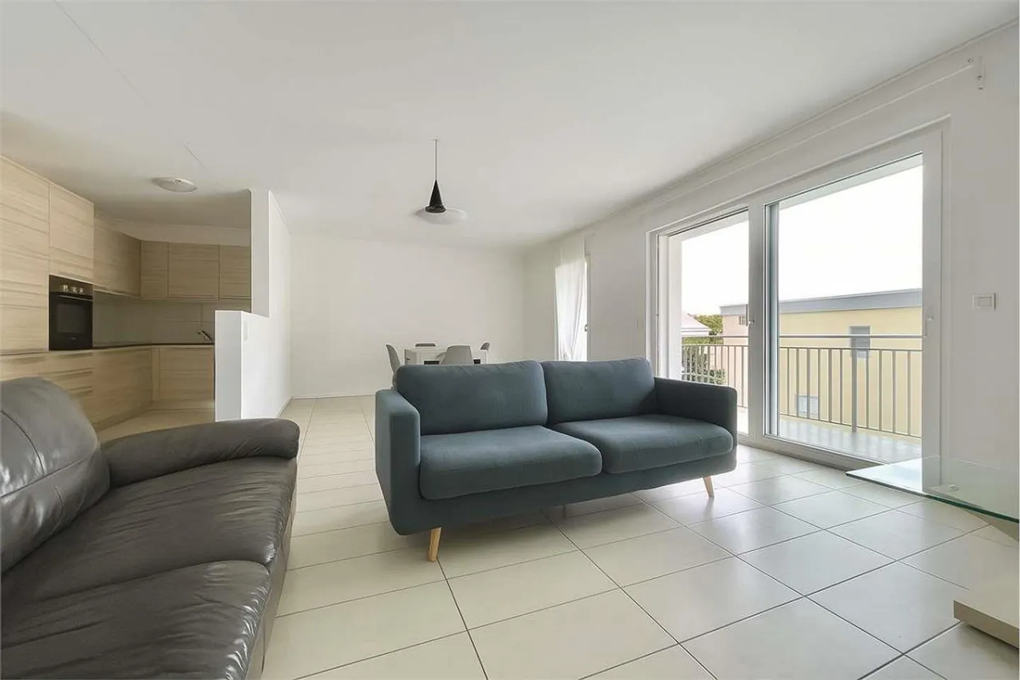 Appartement spacieux de 3,5 pièces à Stabio - Photo 2 sur 8