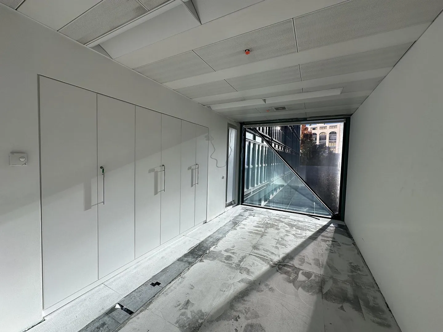 Office space for rent in a prestigious location in the center - Photo 1 of 9