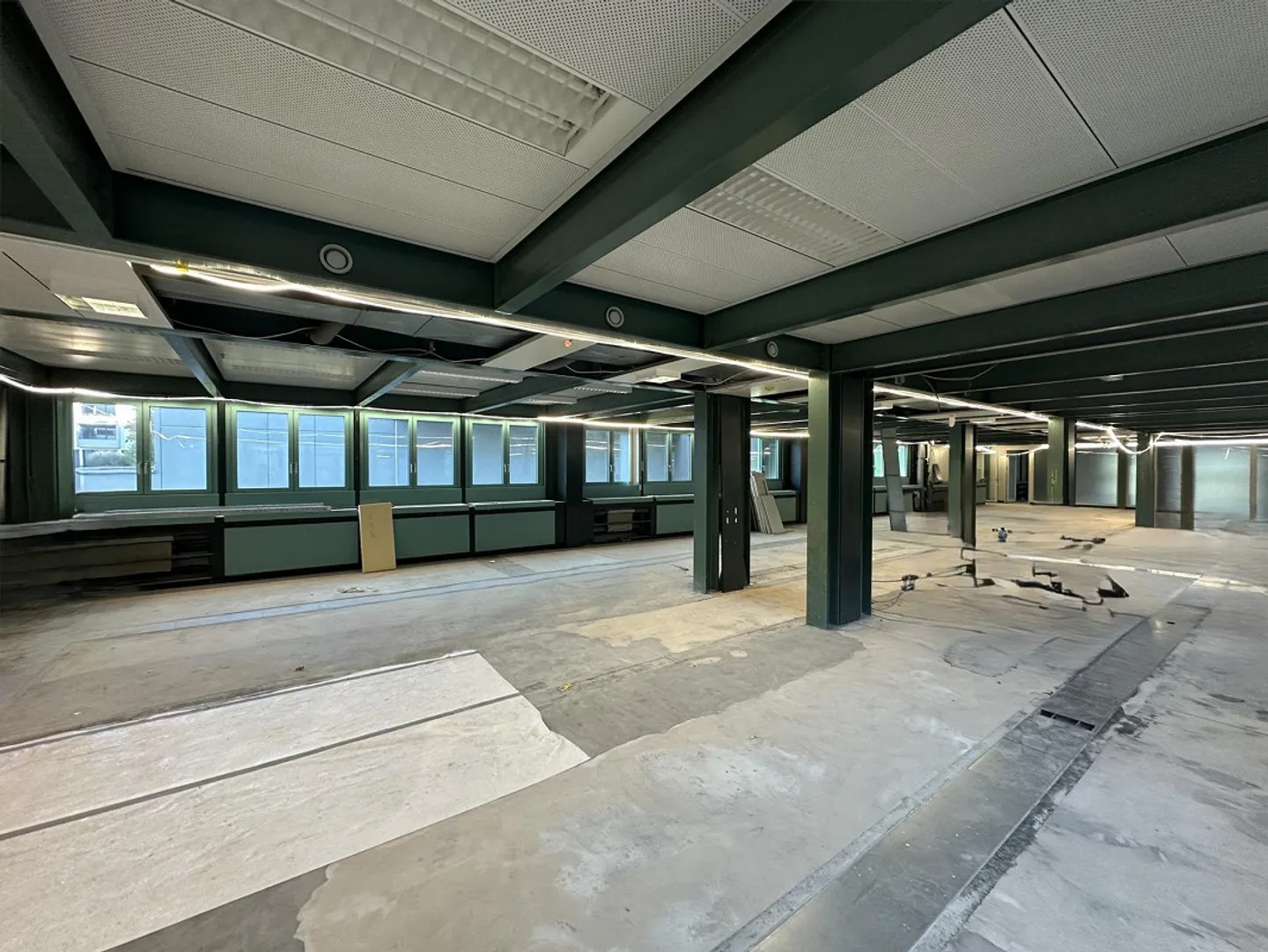 Office space for rent in a prestigious location in the center - Photo 2 of 9