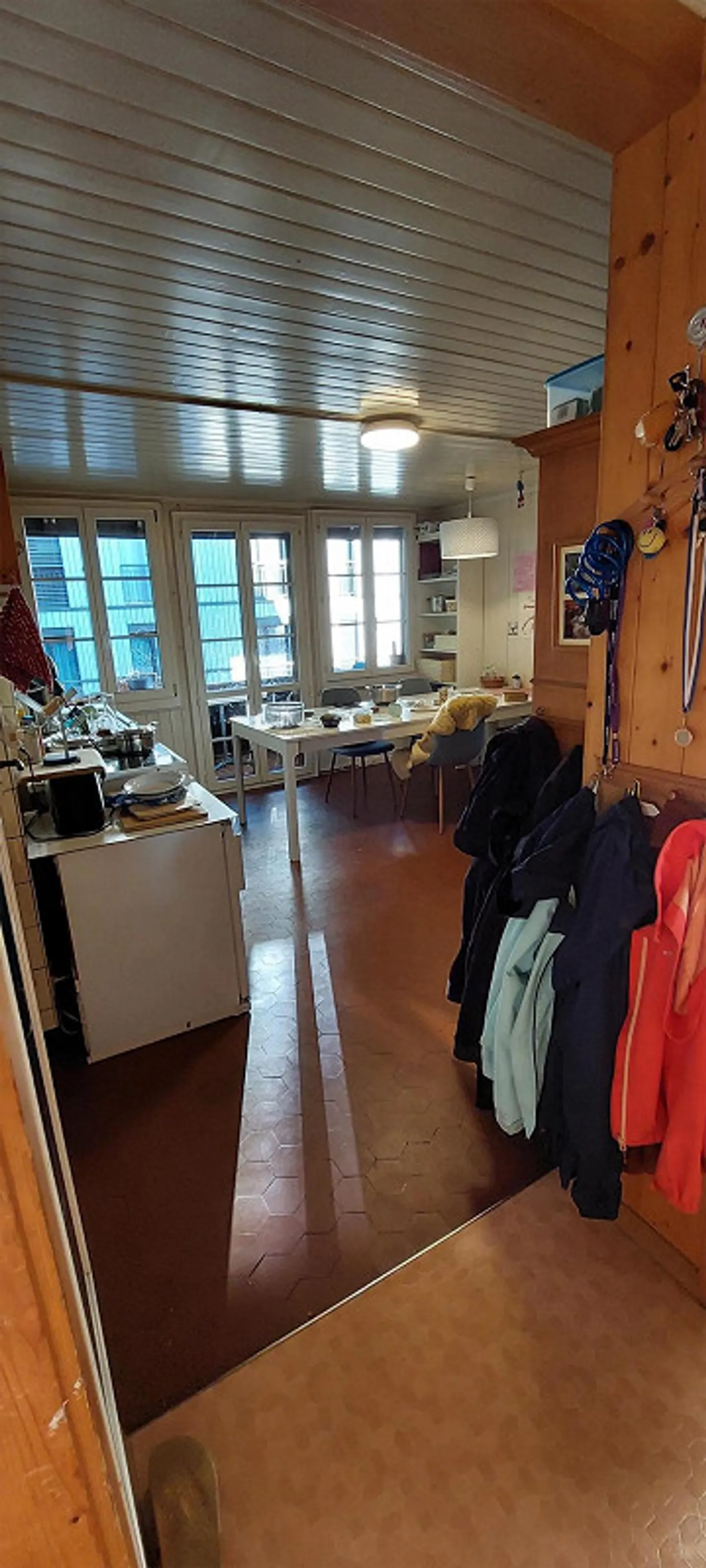 Charmante Wohnung im Holzhaus - Foto 3 von 17