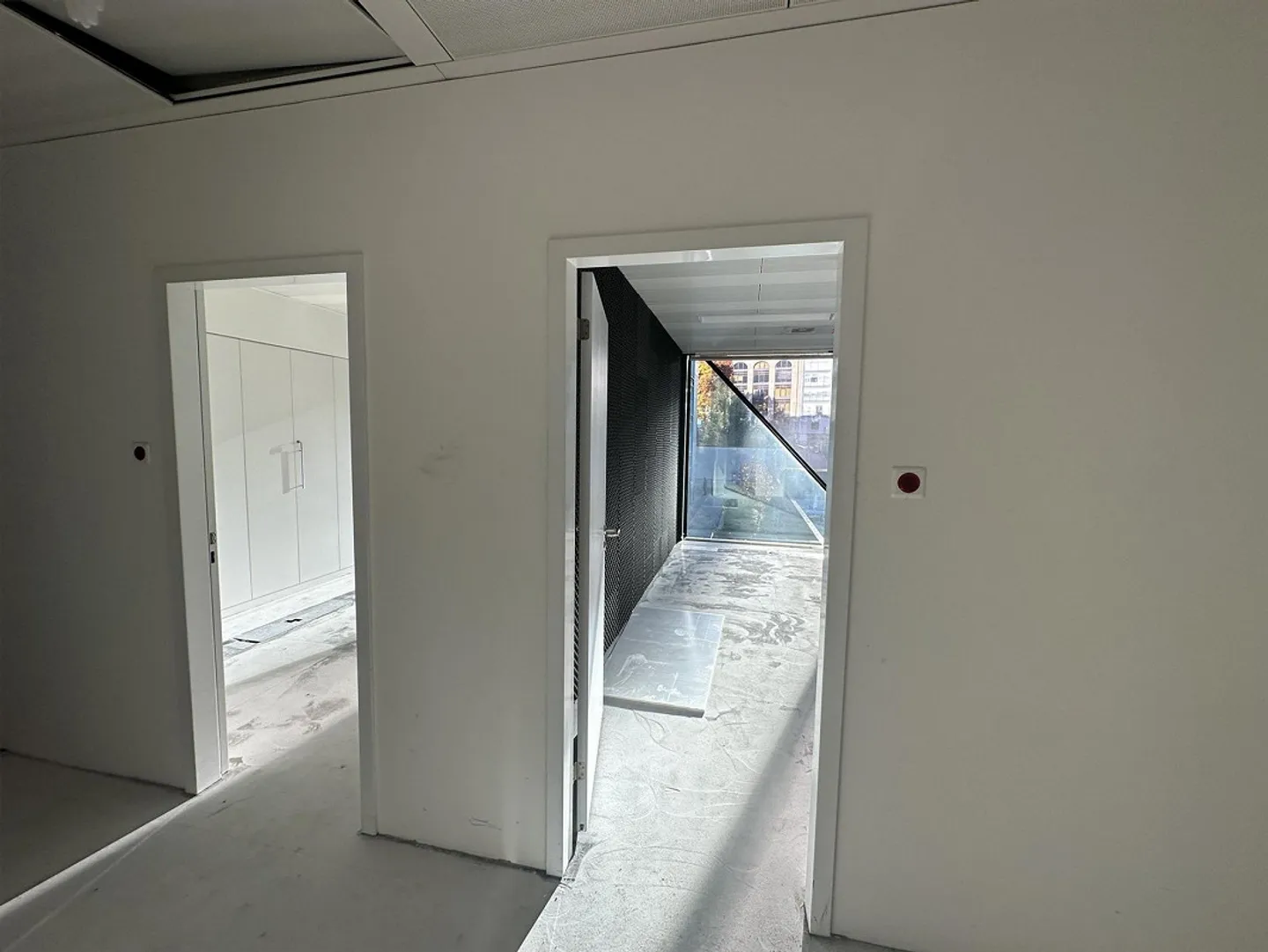 Office space for rent in a prestigious location in the center - Photo 6 of 9