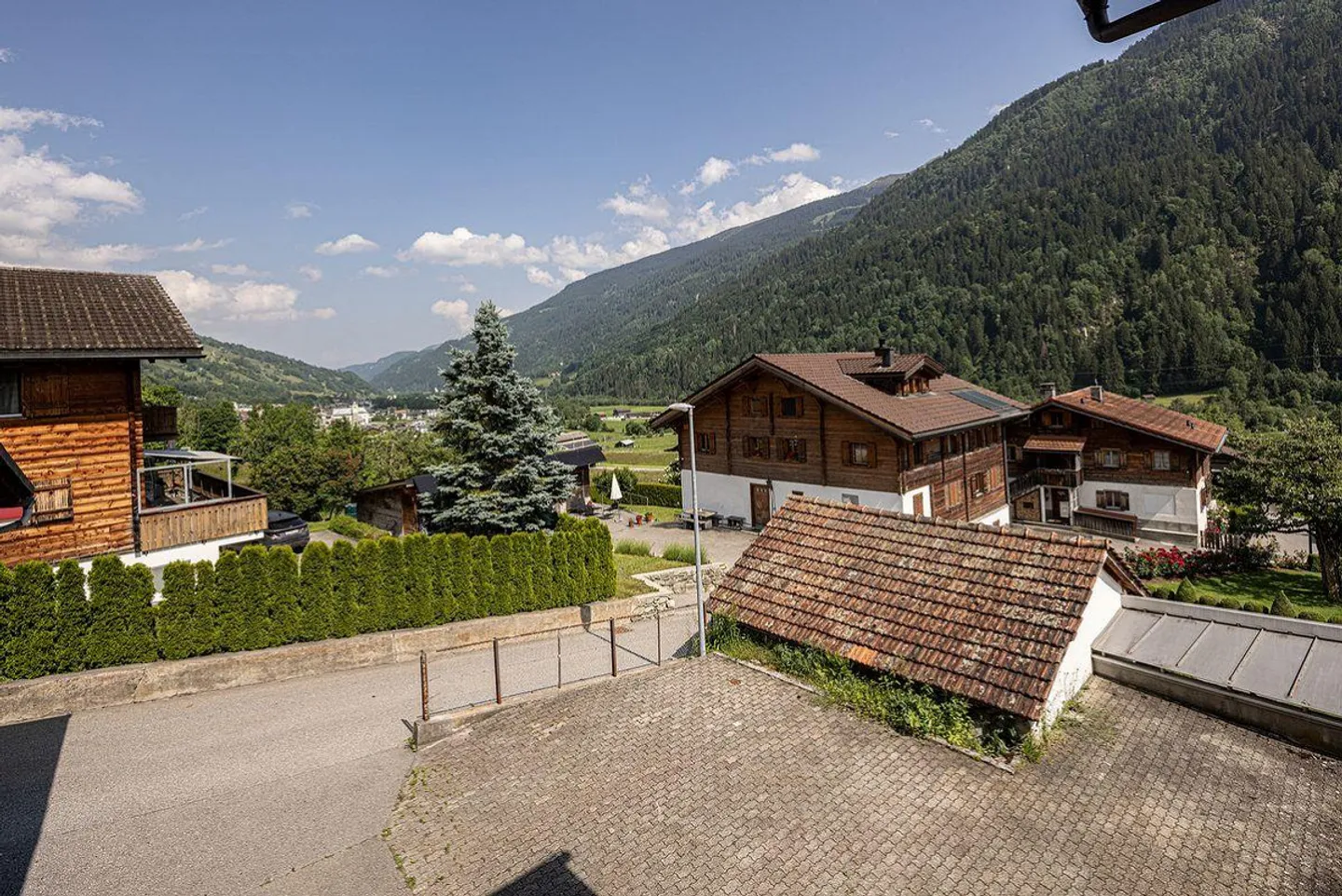 Bauland mit Altbestand und paradiesischem Ausblick ins Grüne sowie ... - Foto 8 von 13