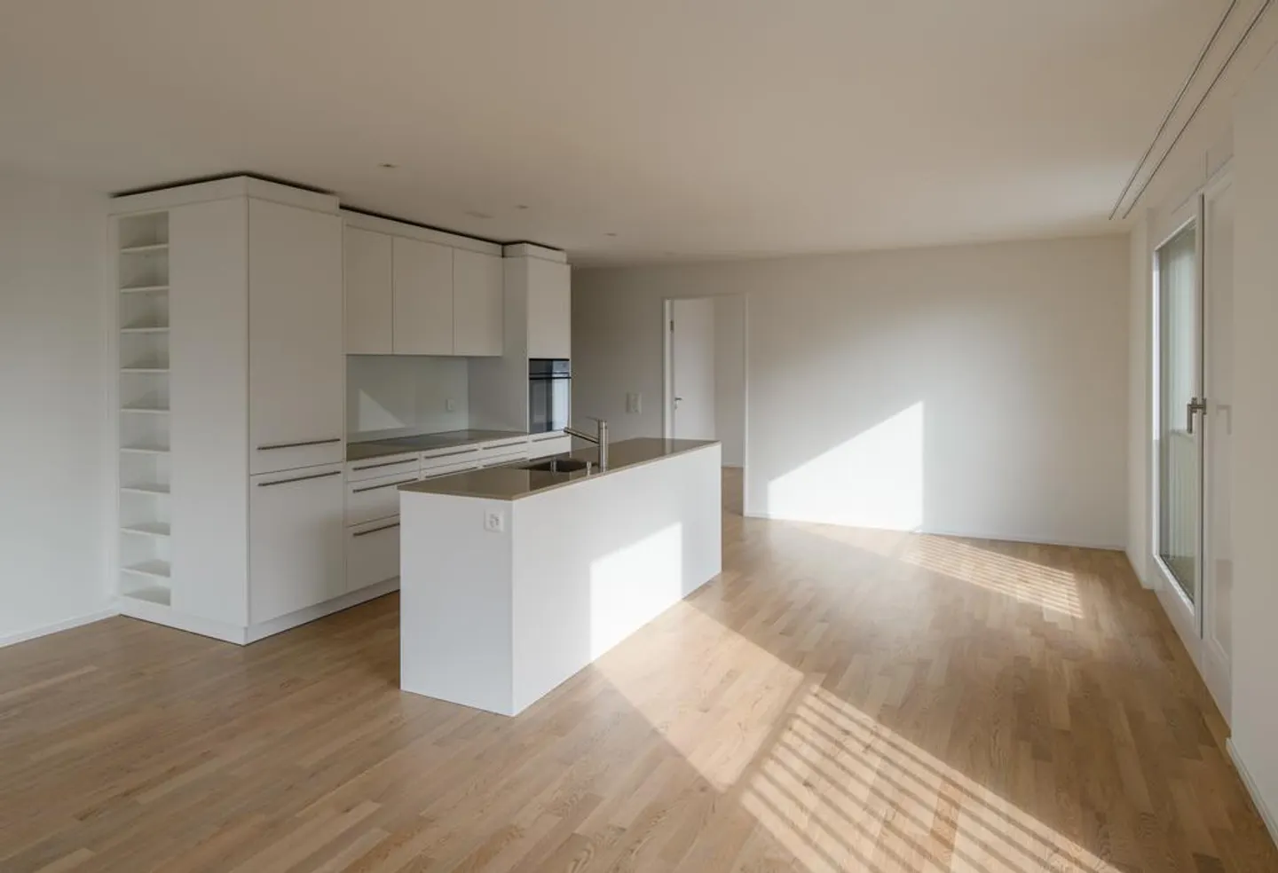 Modernes Apartment mit Balkon - Foto 3 von 9