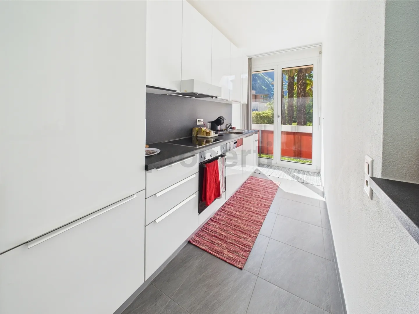 Appartement 3.5 pièces rénové Emplacement central à Biasca - Photo 2 sur 11