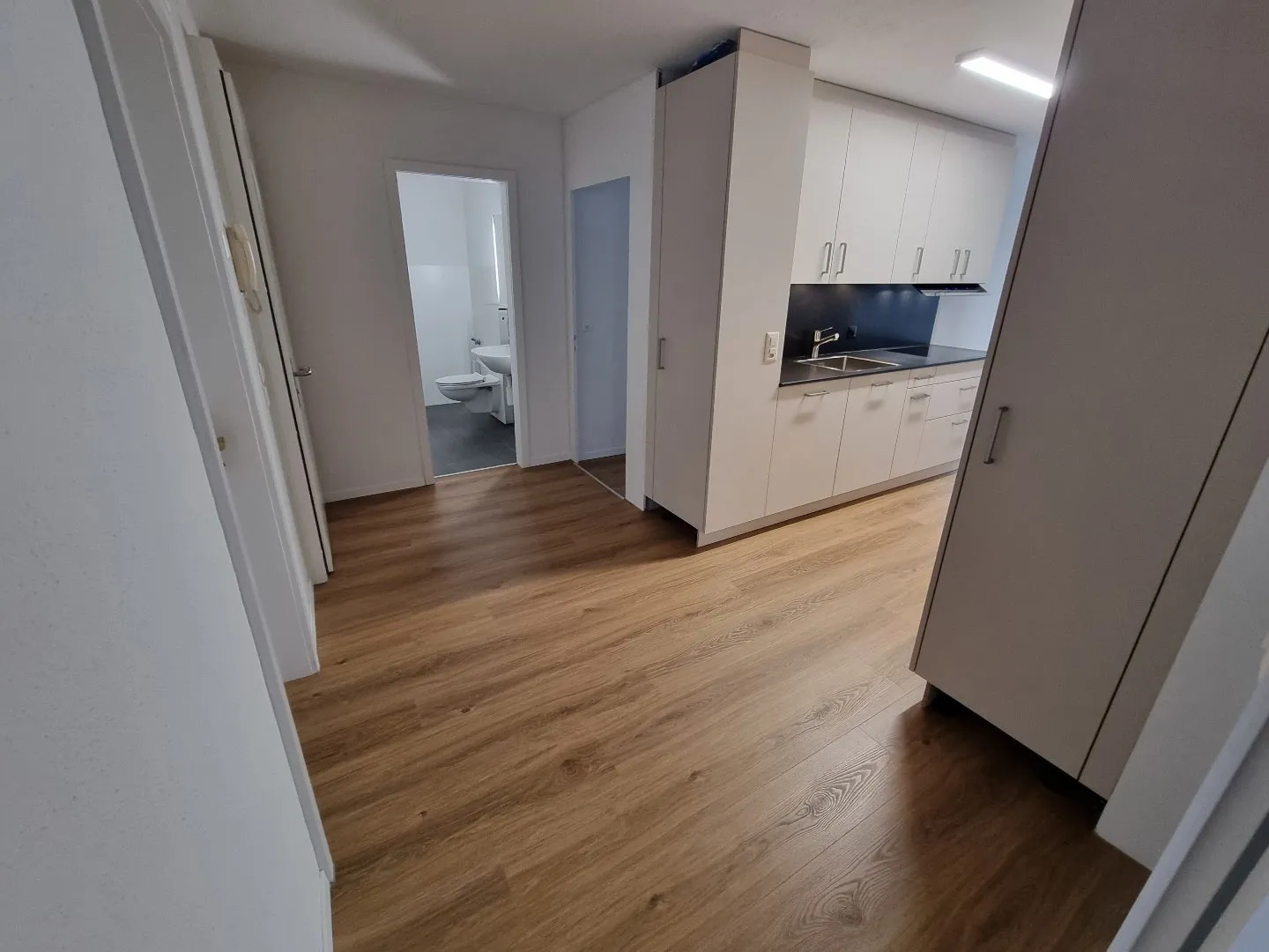 Apartment for rent - Photo 4 of 9