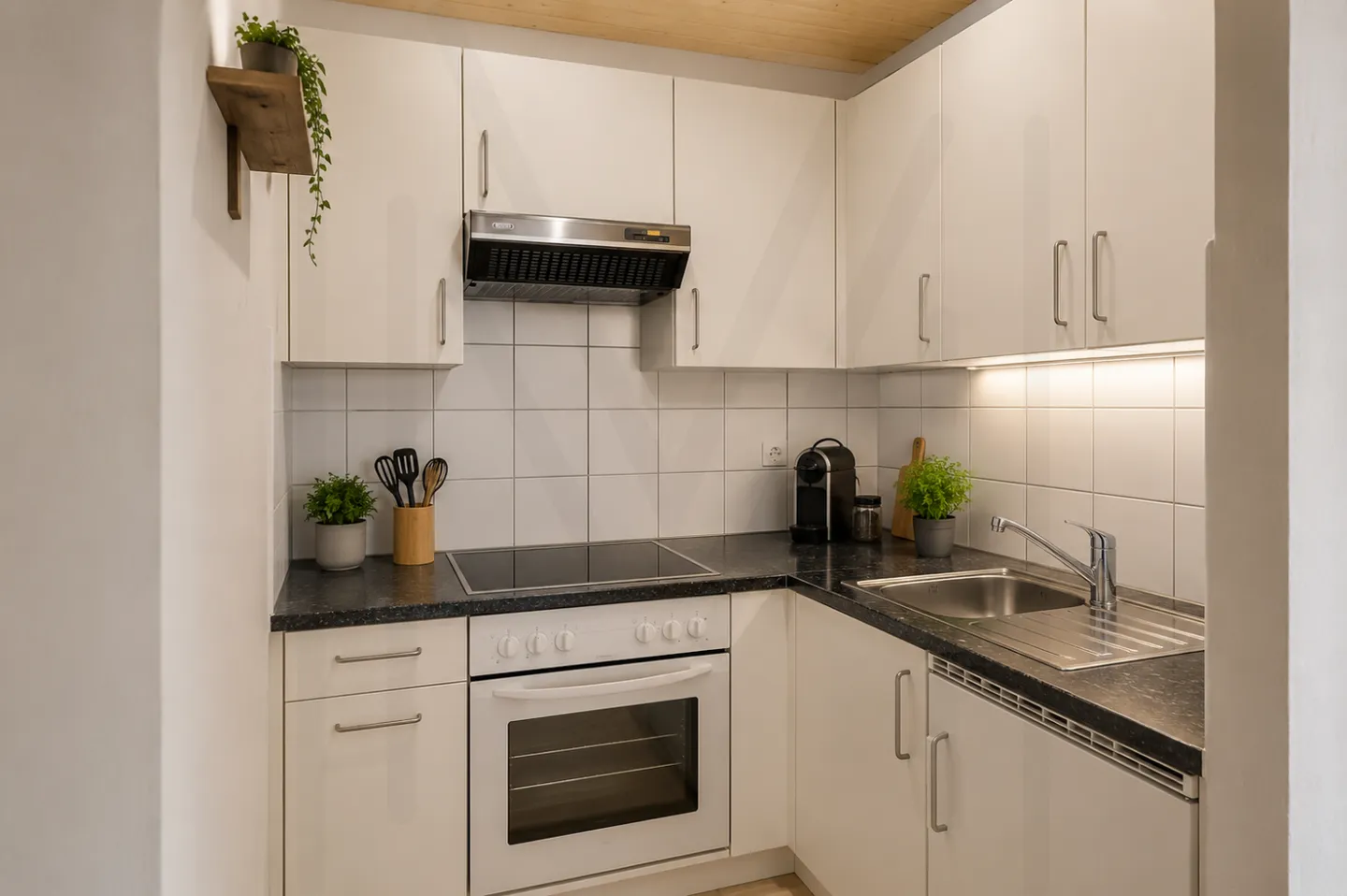 Appartamento con 2 camere: fascino e comfort nel cuore del Villaggio! - Foto 2 di 7