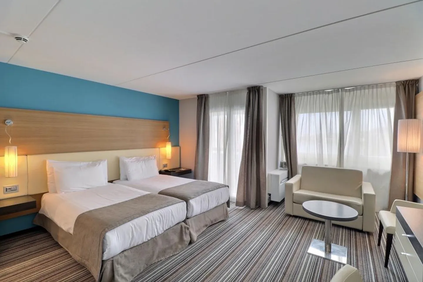 GROßES MOBILIERTES ZIMMER IM HOTEL MONA - Foto 5 von 12