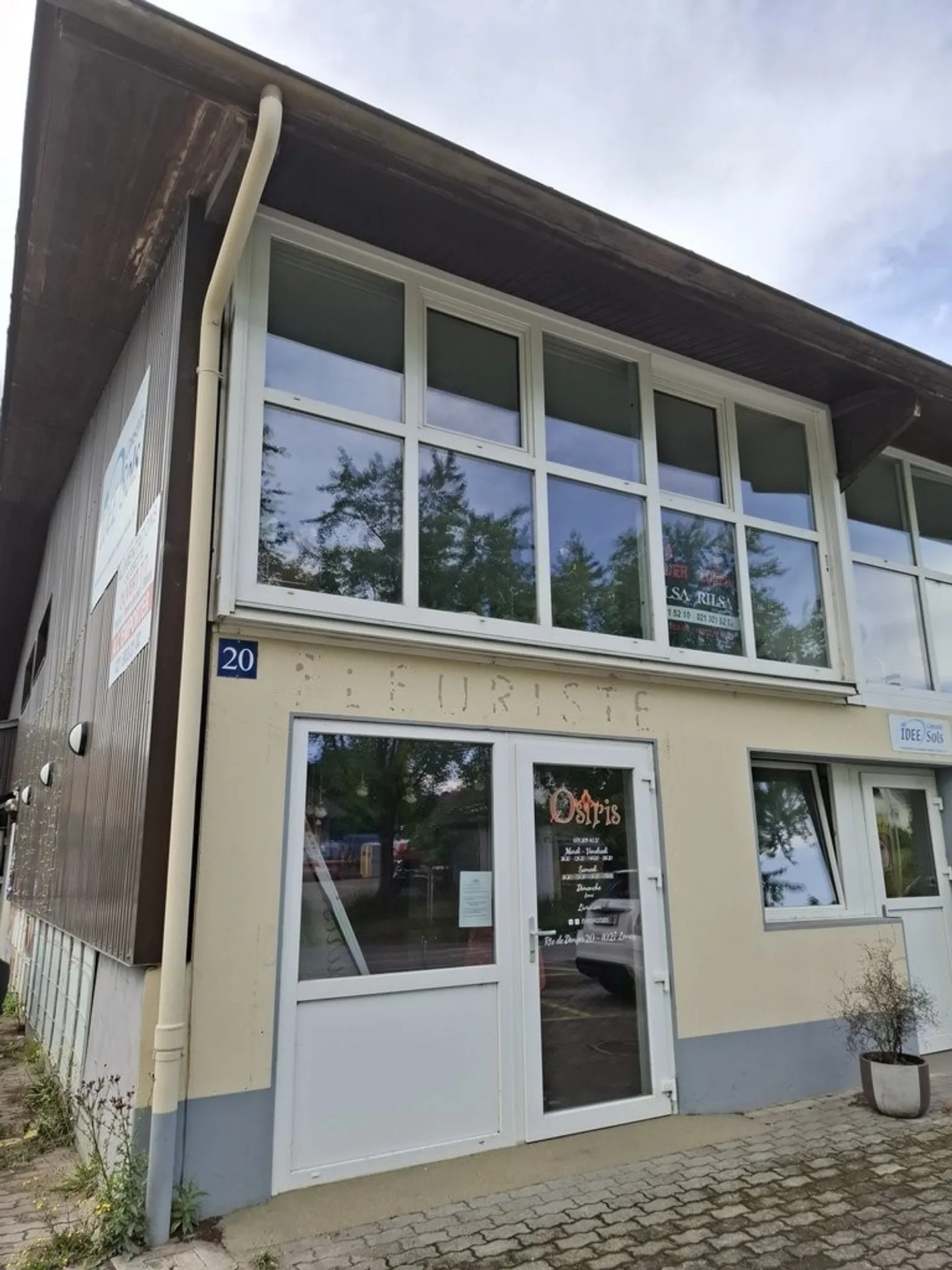 Spazio commerciale su due piani - Foto 1 di 10