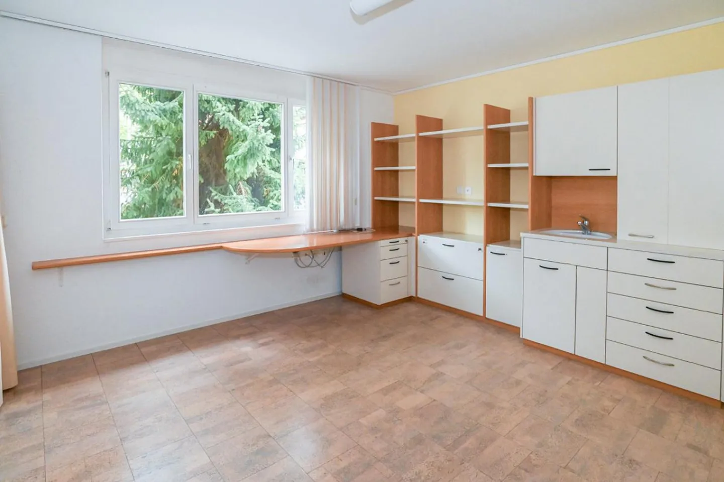 Rollstuhlgängige Gewerberäume im Erdgeschoss / vielseitig nutzbar - Foto 7 von 14