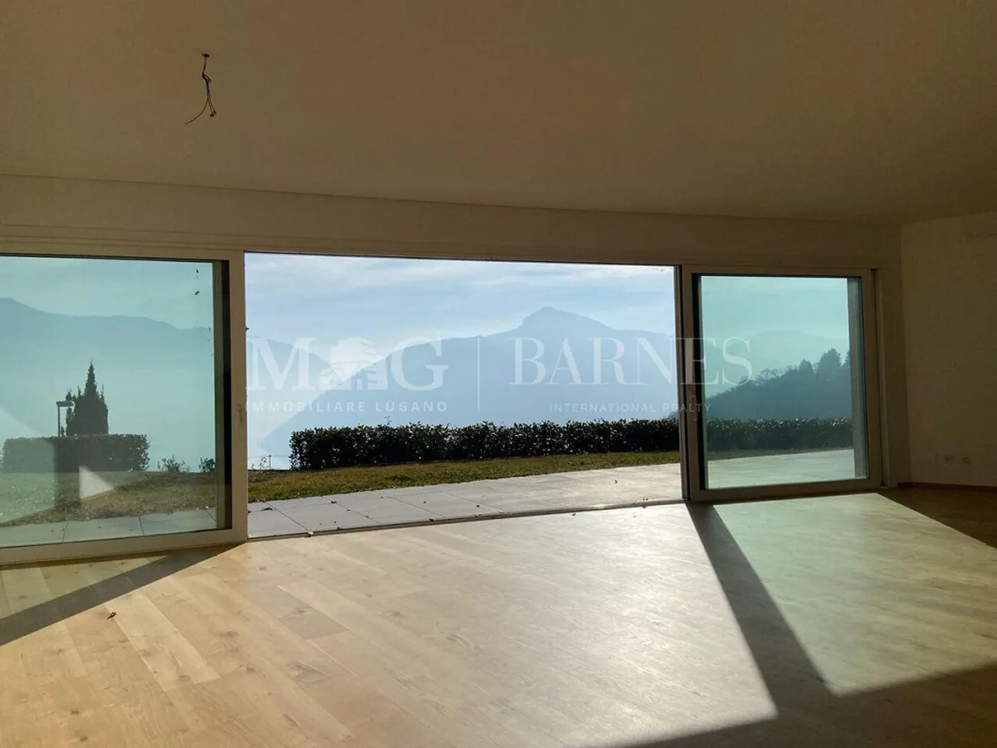 Lugano Lake View Apartment - Photo 2 of 10